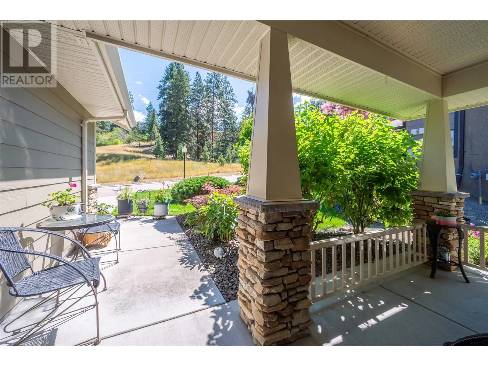 3452 Camelback Drive