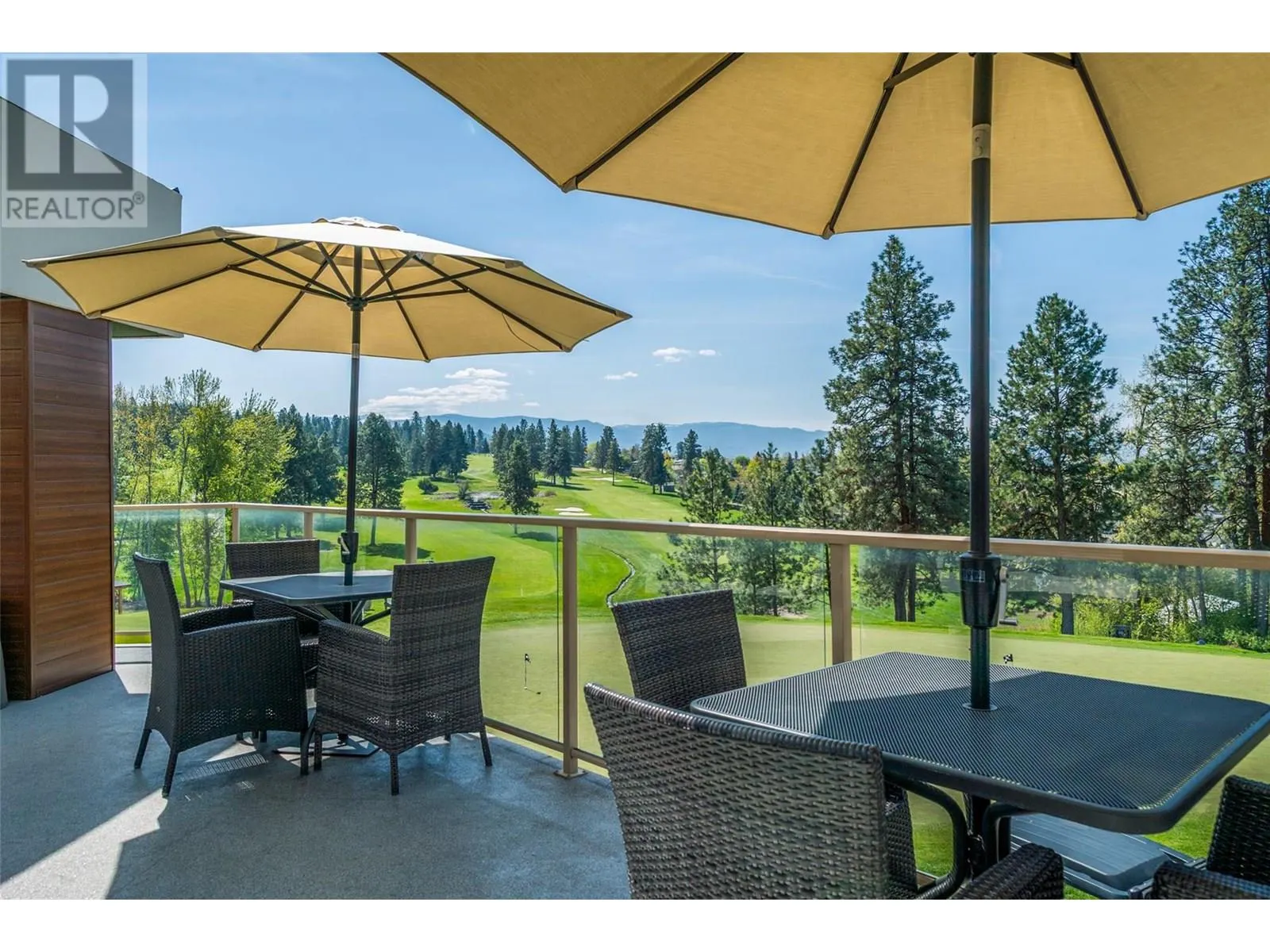 3452 Camelback Drive