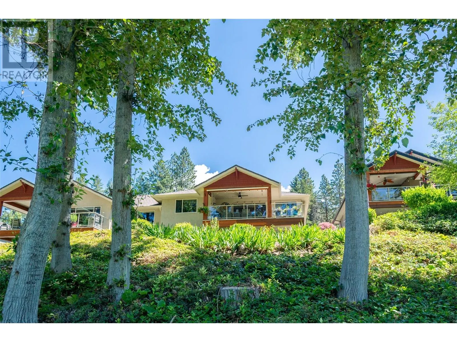 3452 Camelback Drive