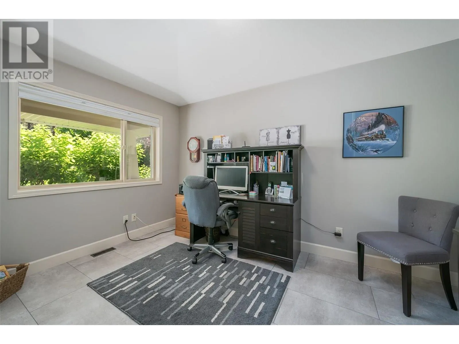 3452 Camelback Drive
