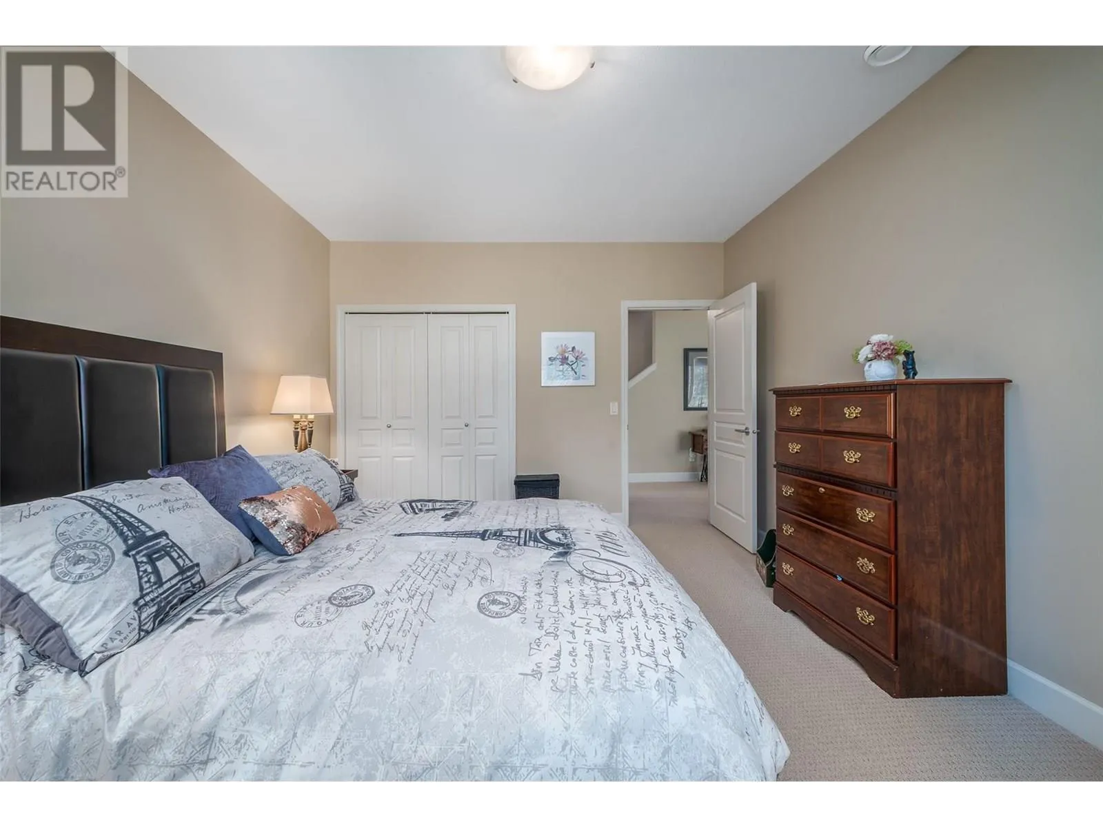 3452 Camelback Drive
