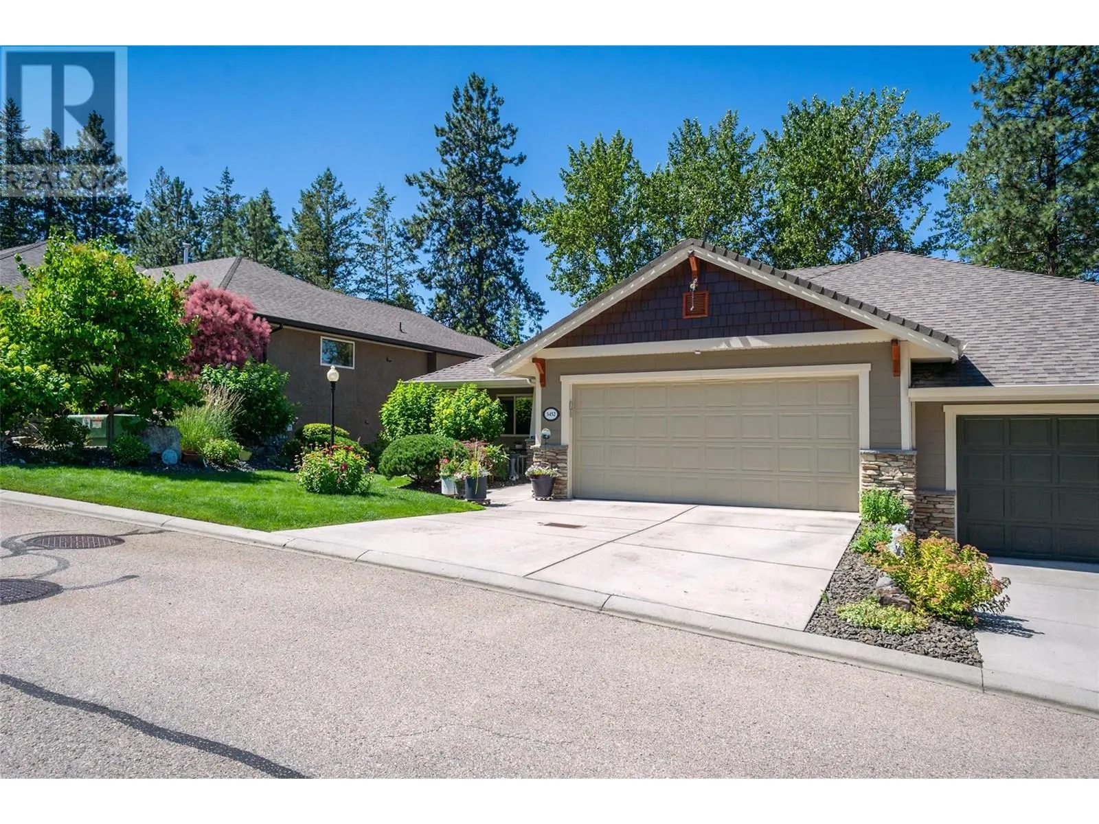 3452 Camelback Drive