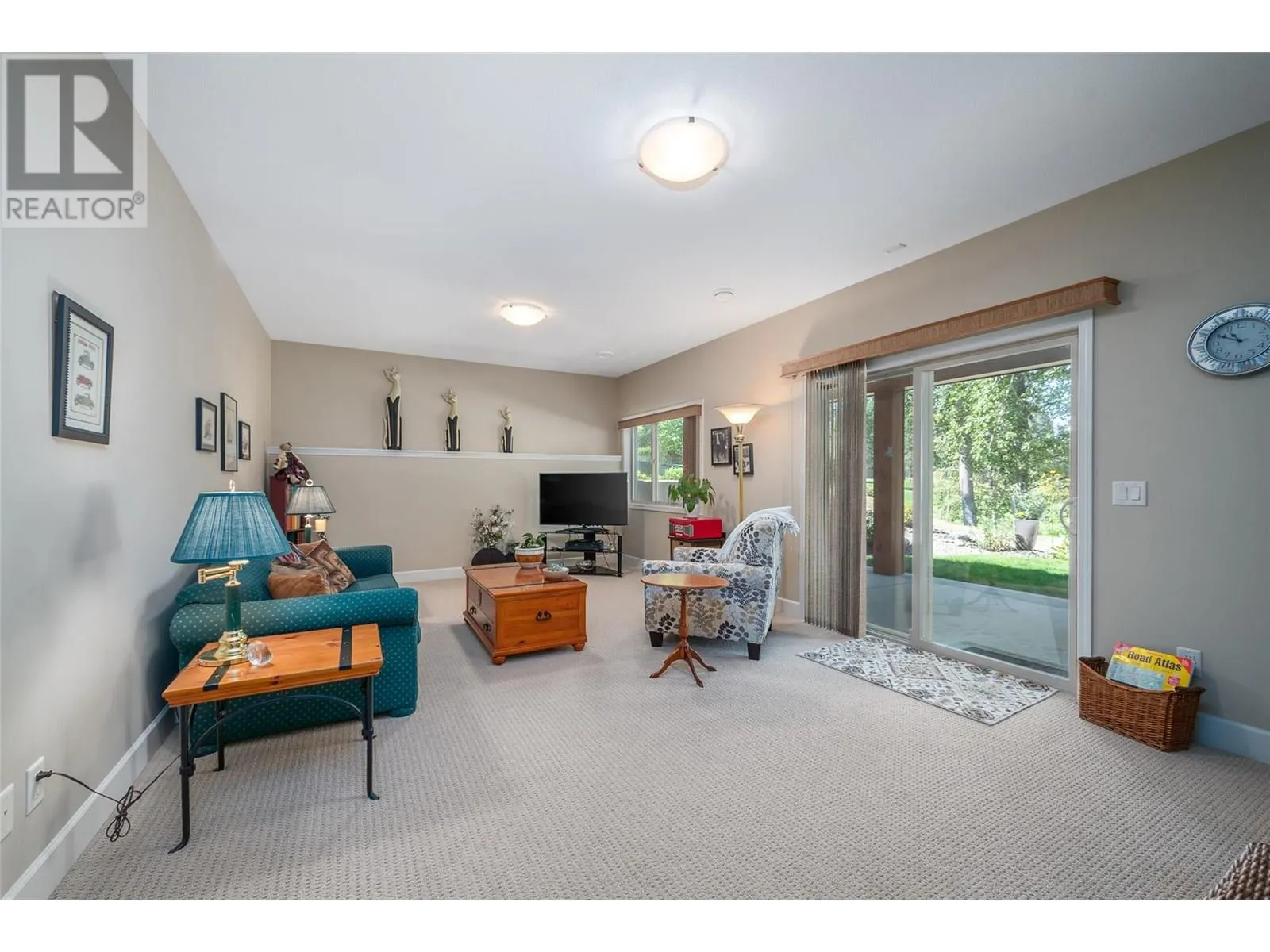 3452 Camelback Drive