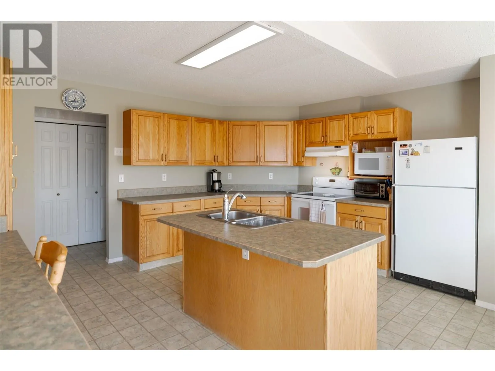 1049 Kelly Drive