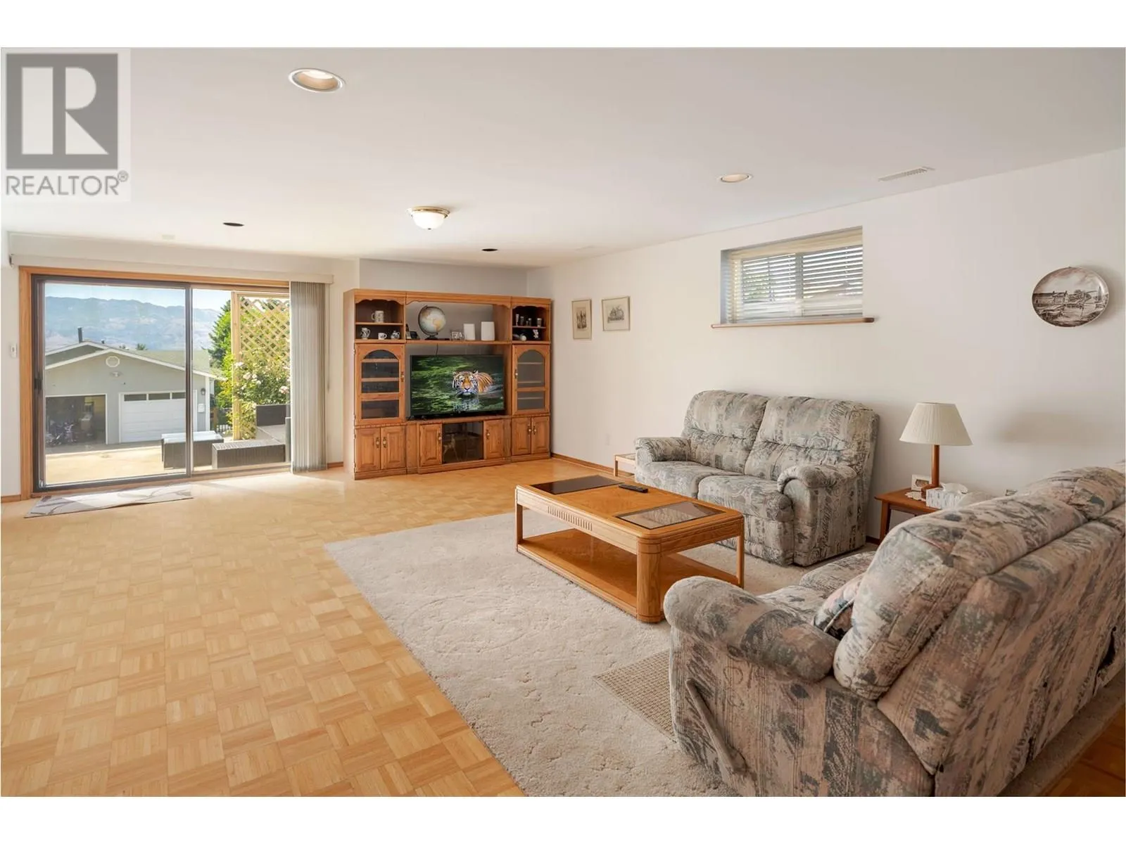 1049 Kelly Drive