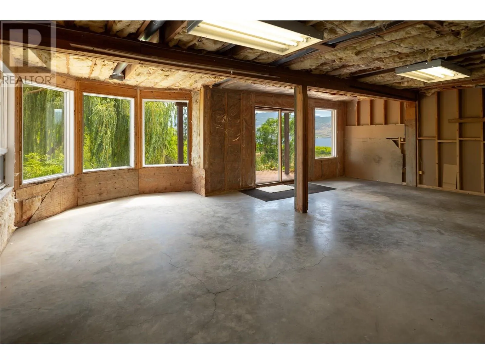 1049 Kelly Drive
