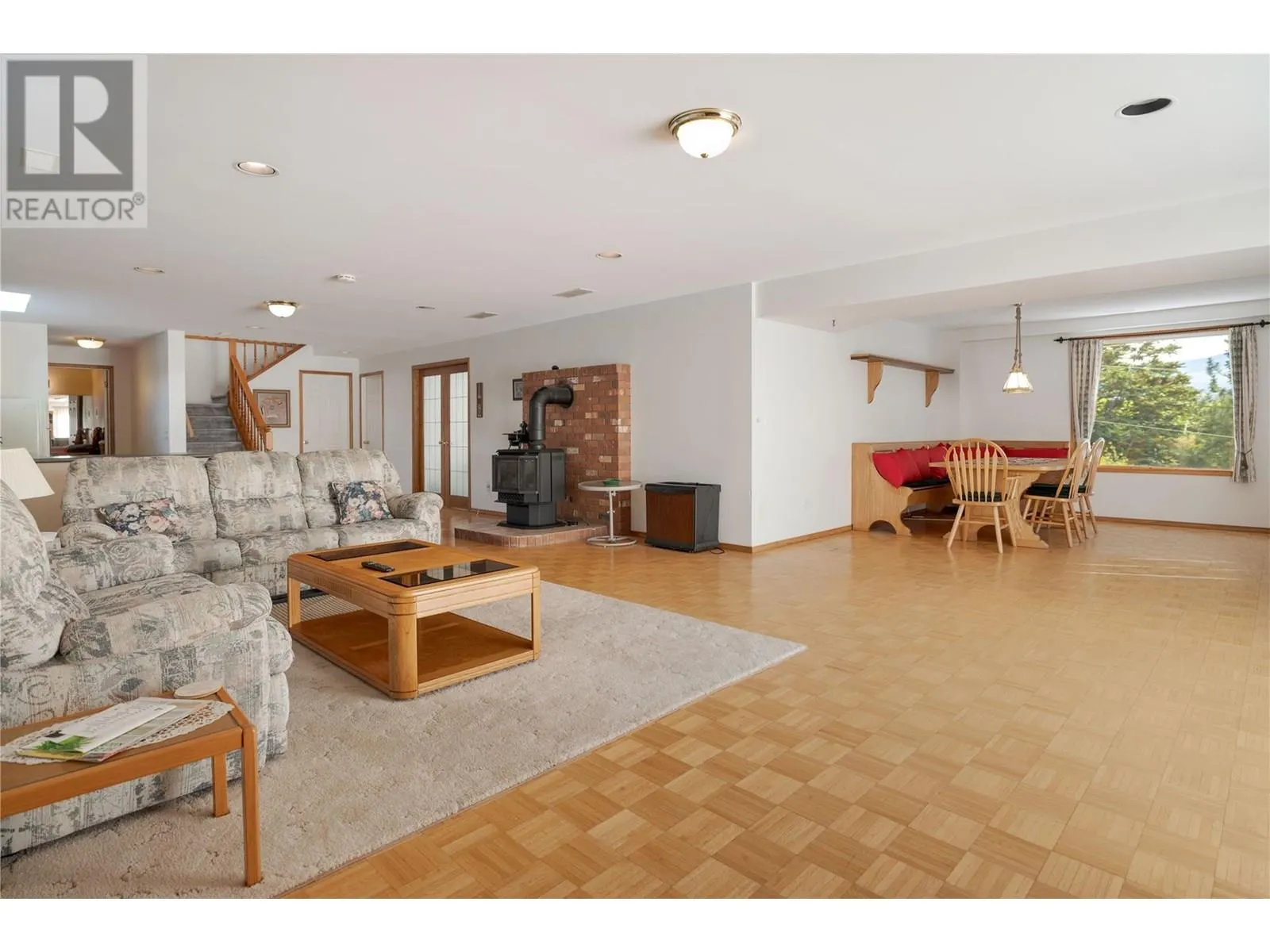 1049 Kelly Drive
