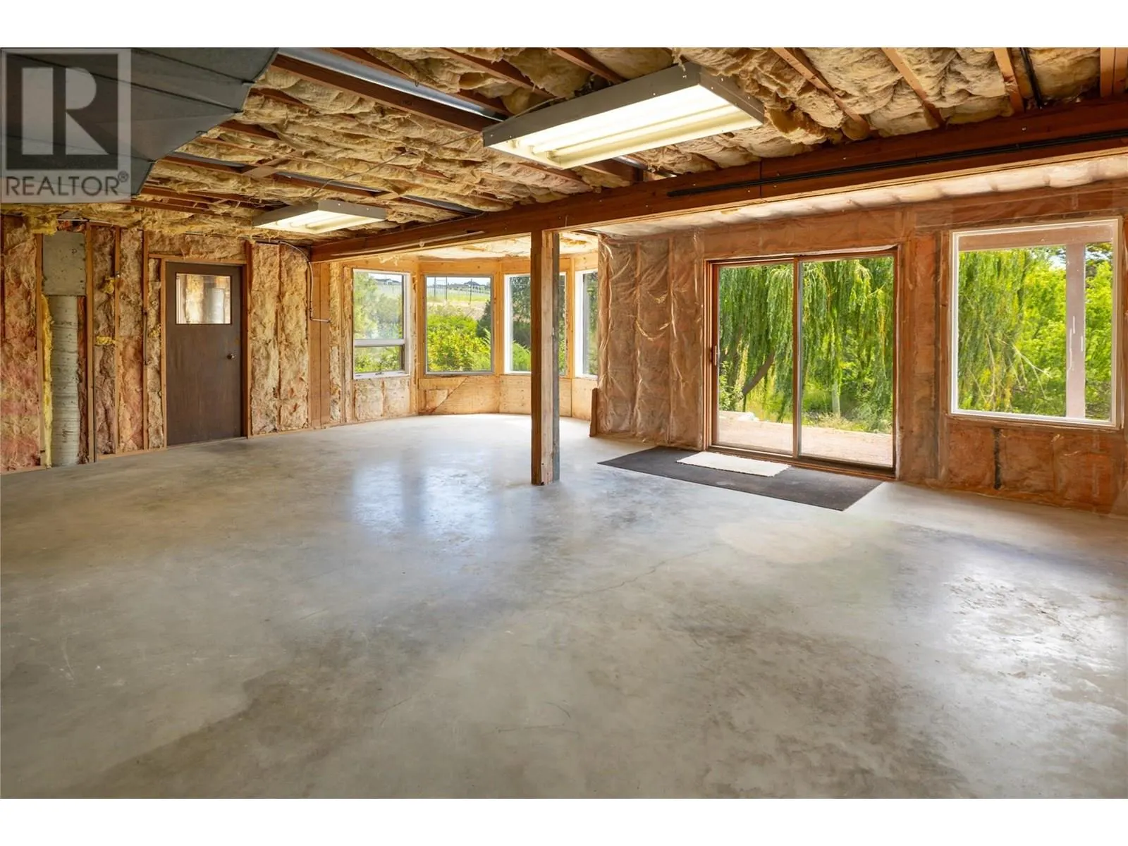 1049 Kelly Drive