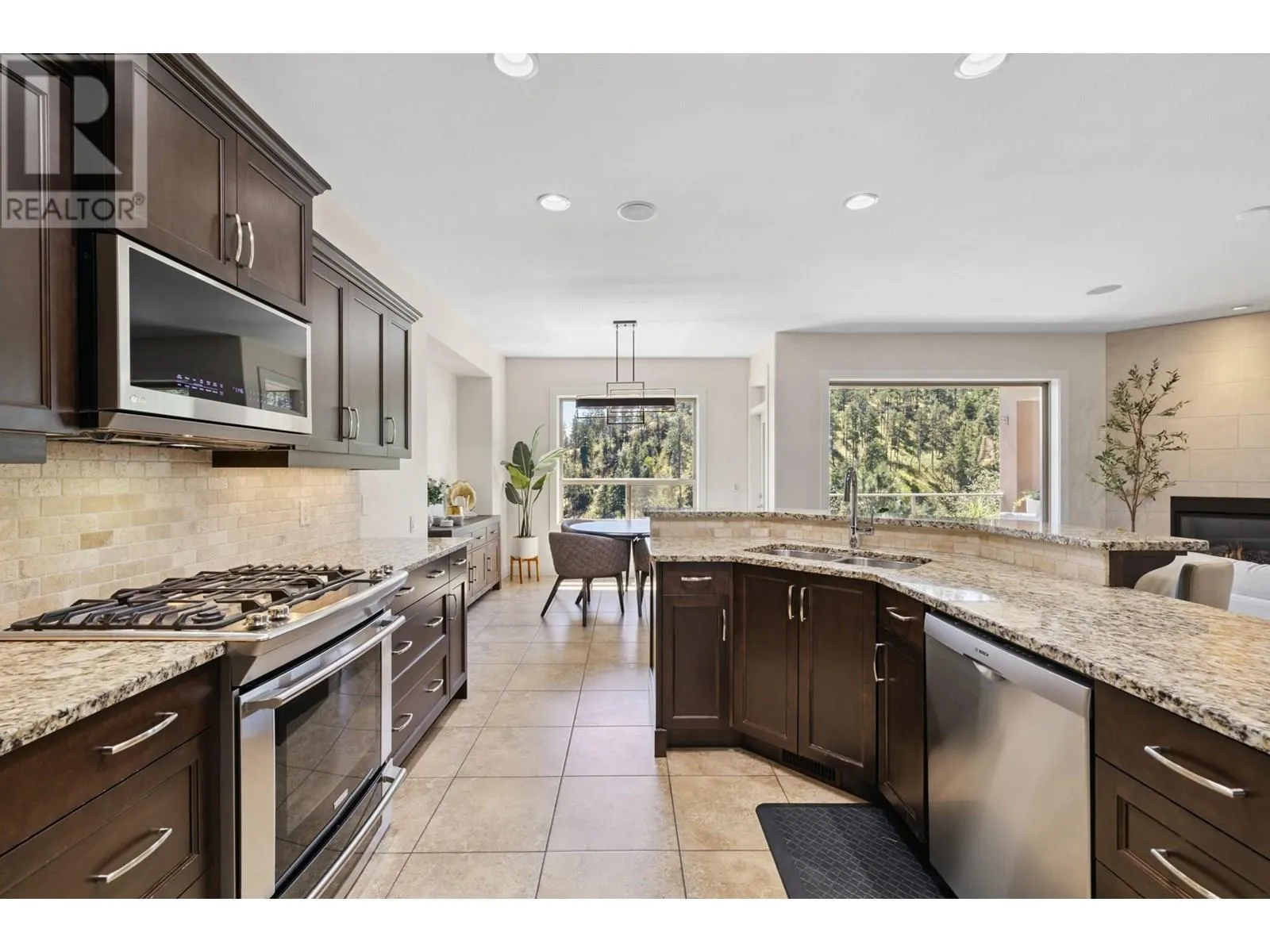 2450 Selkirk Drive Unit# 23
