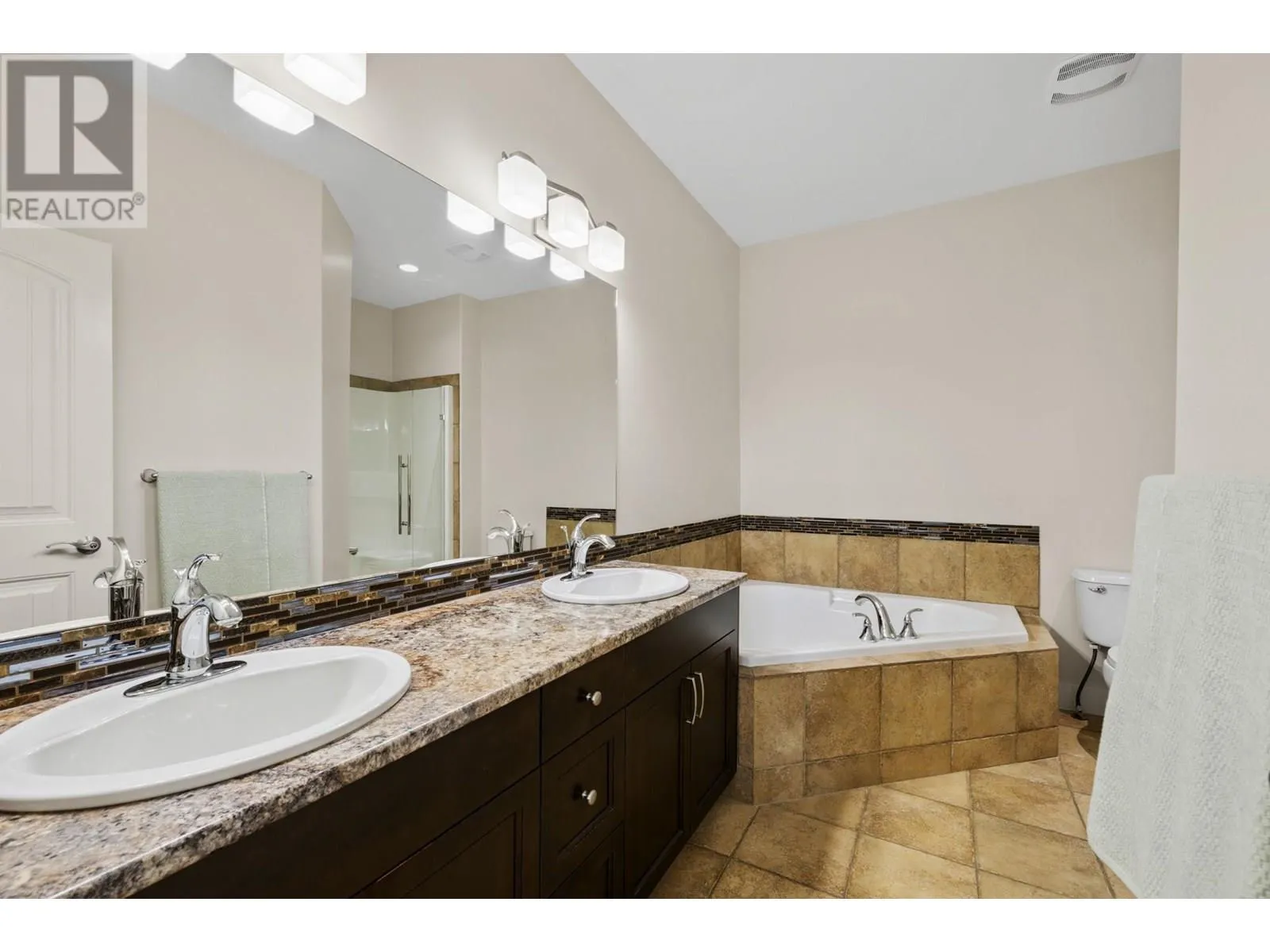 2450 Selkirk Drive Unit# 23