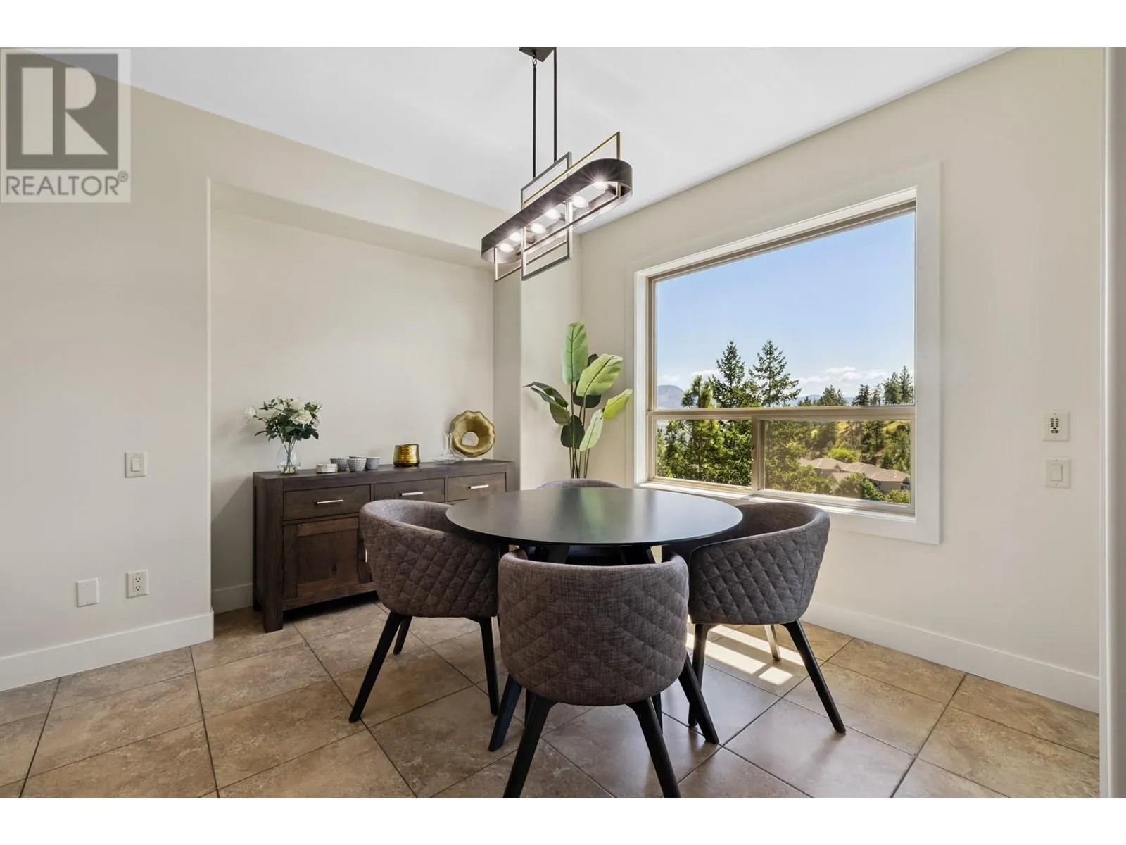2450 Selkirk Drive Unit# 23