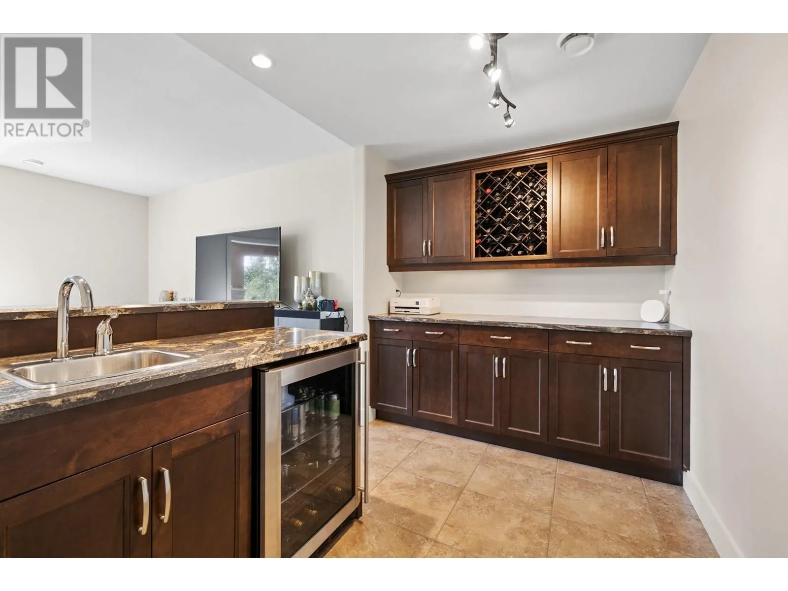2450 Selkirk Drive Unit# 23