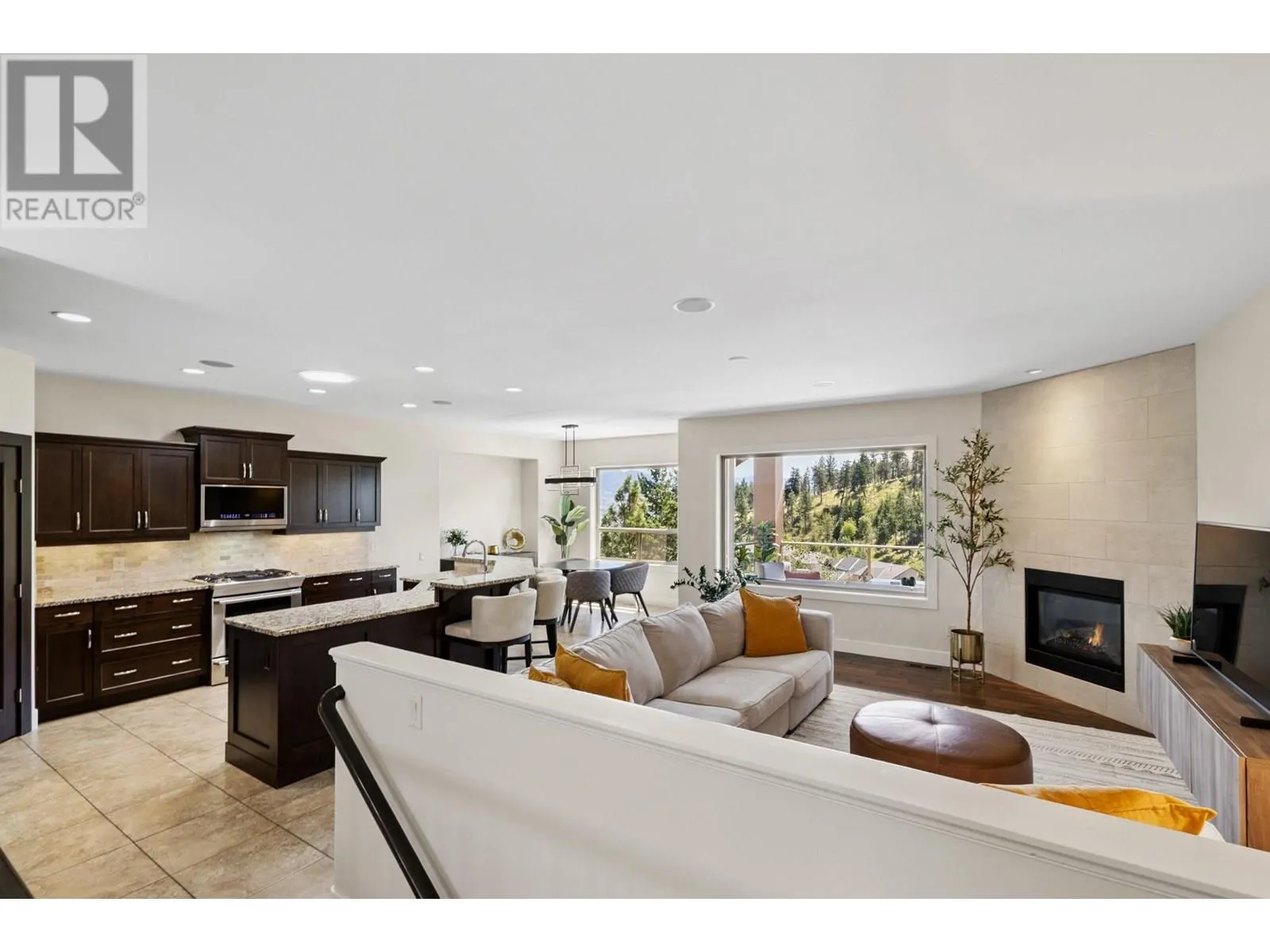 2450 Selkirk Drive Unit# 23
