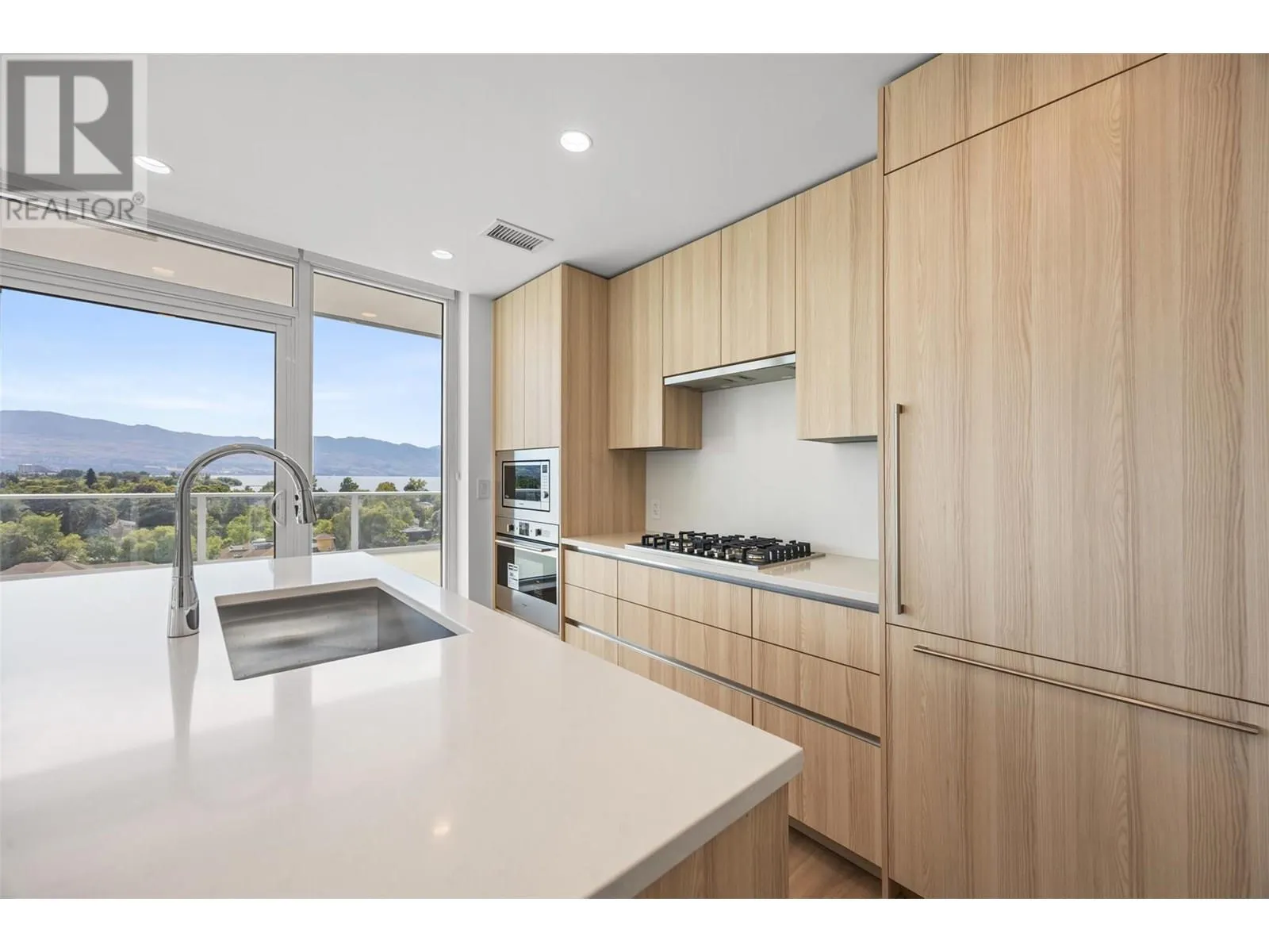 238 Leon Avenue Unit# 804