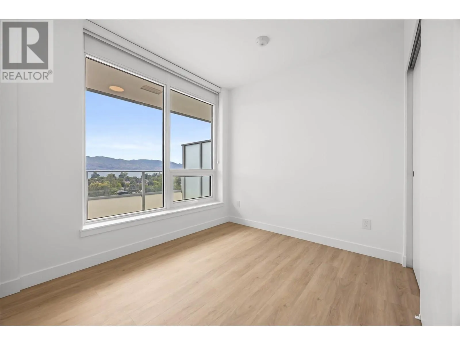 238 Leon Avenue Unit# 804