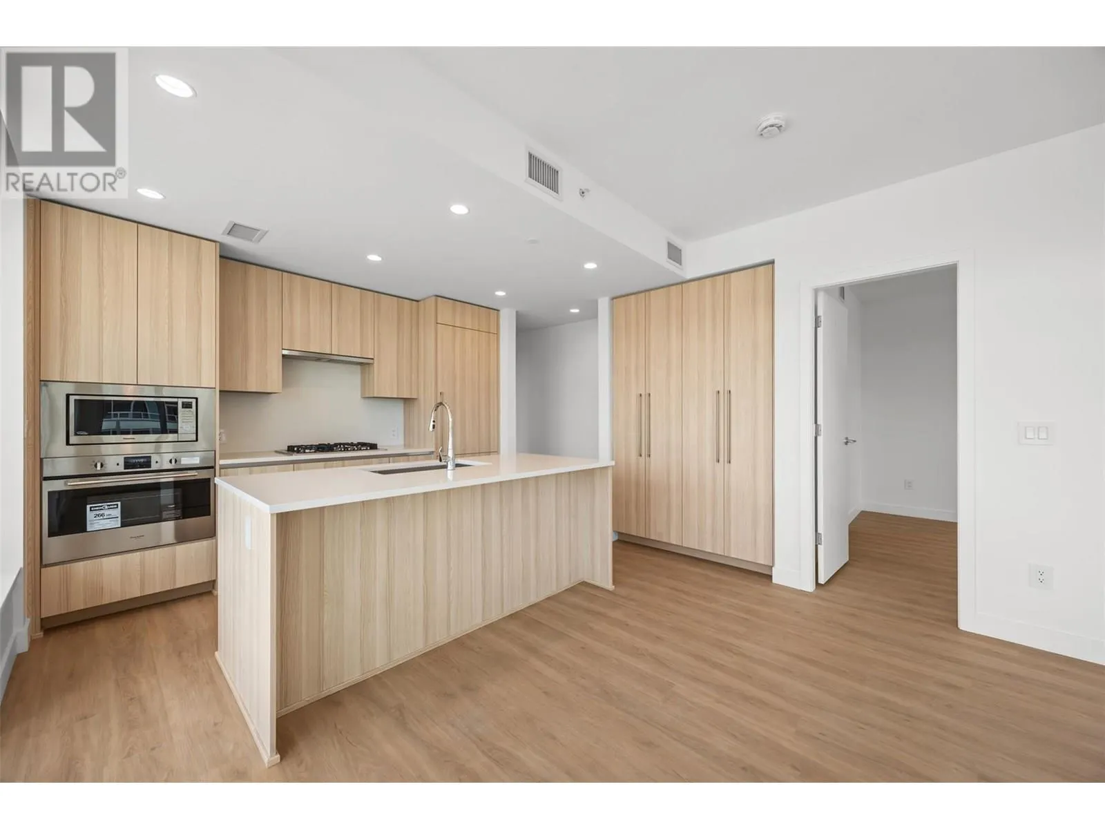238 Leon Avenue Unit# 804