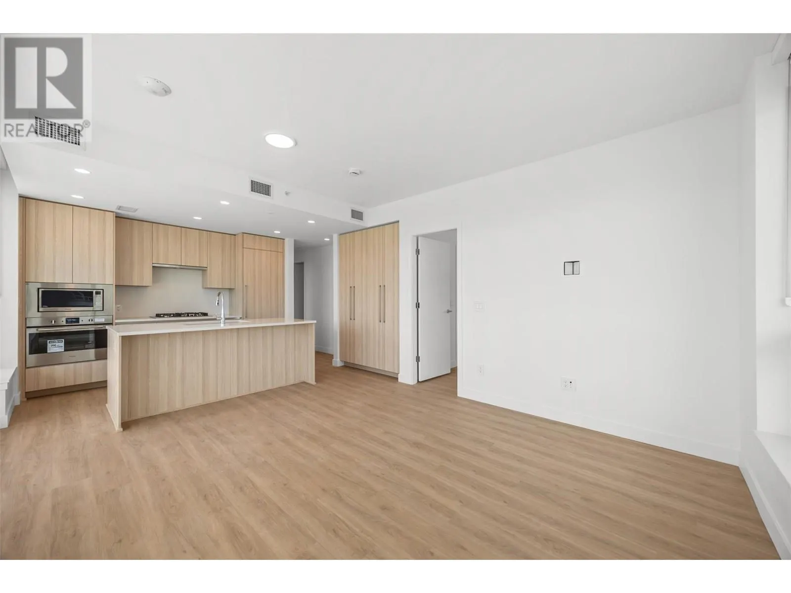 238 Leon Avenue Unit# 804