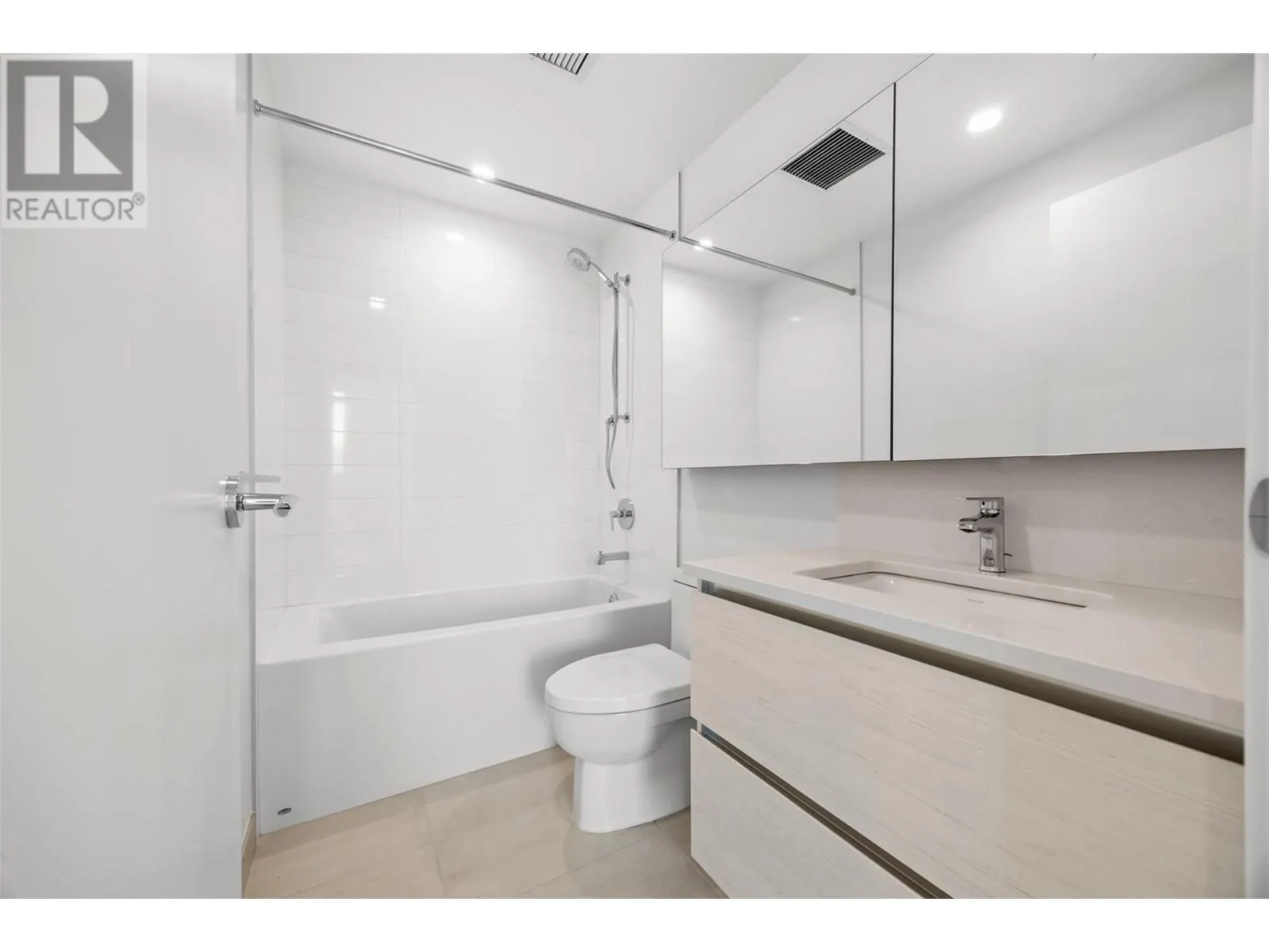 238 Leon Avenue Unit# 804
