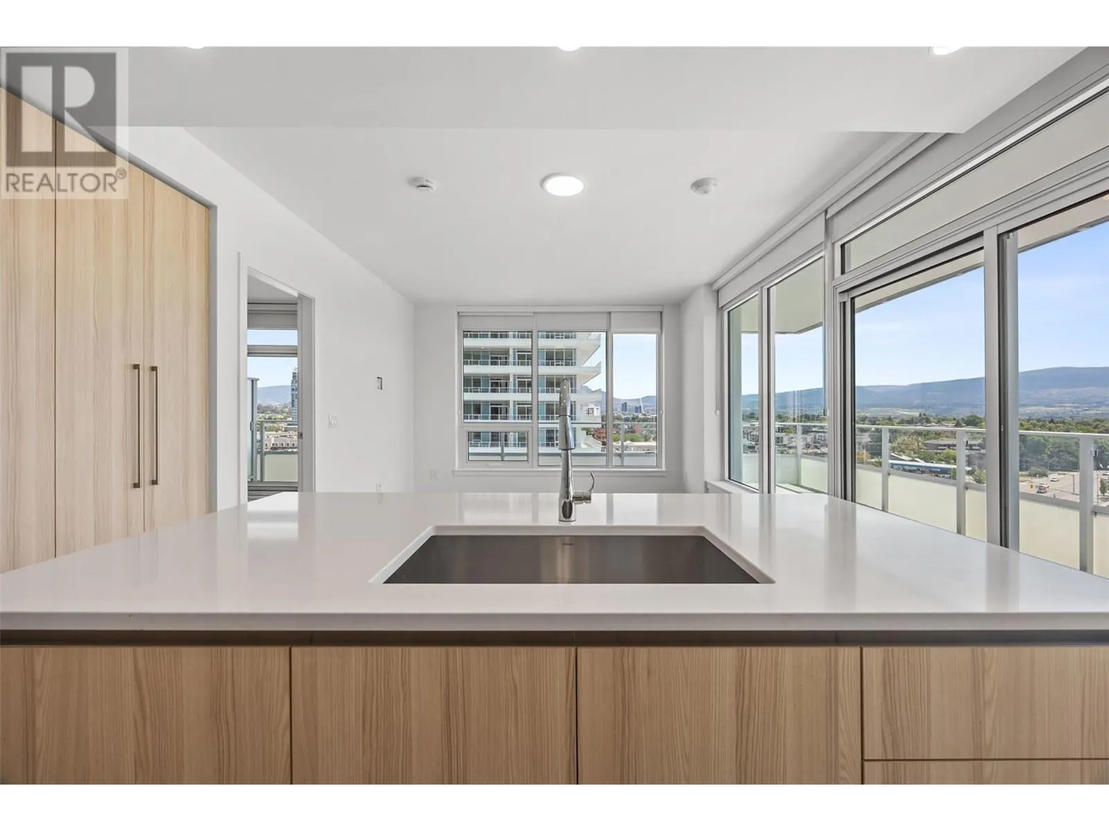 238 Leon Avenue Unit# 804