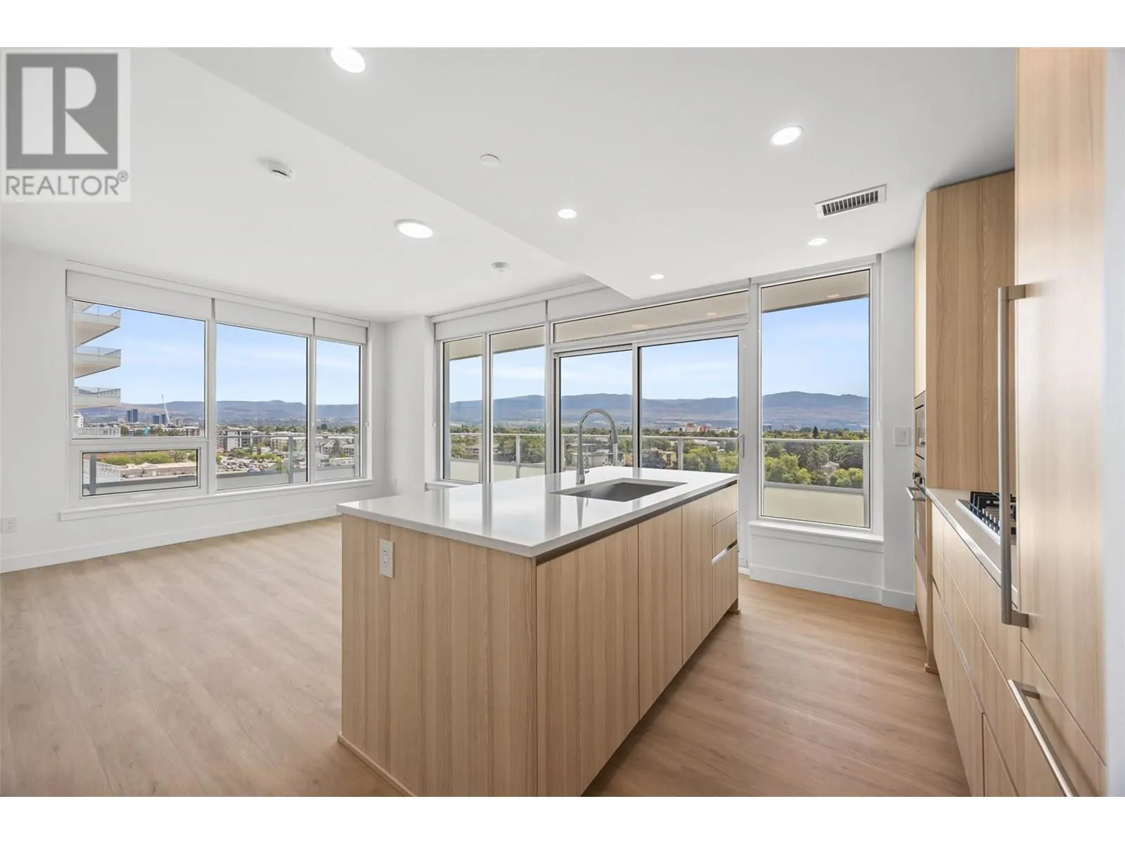 238 Leon Avenue Unit# 804