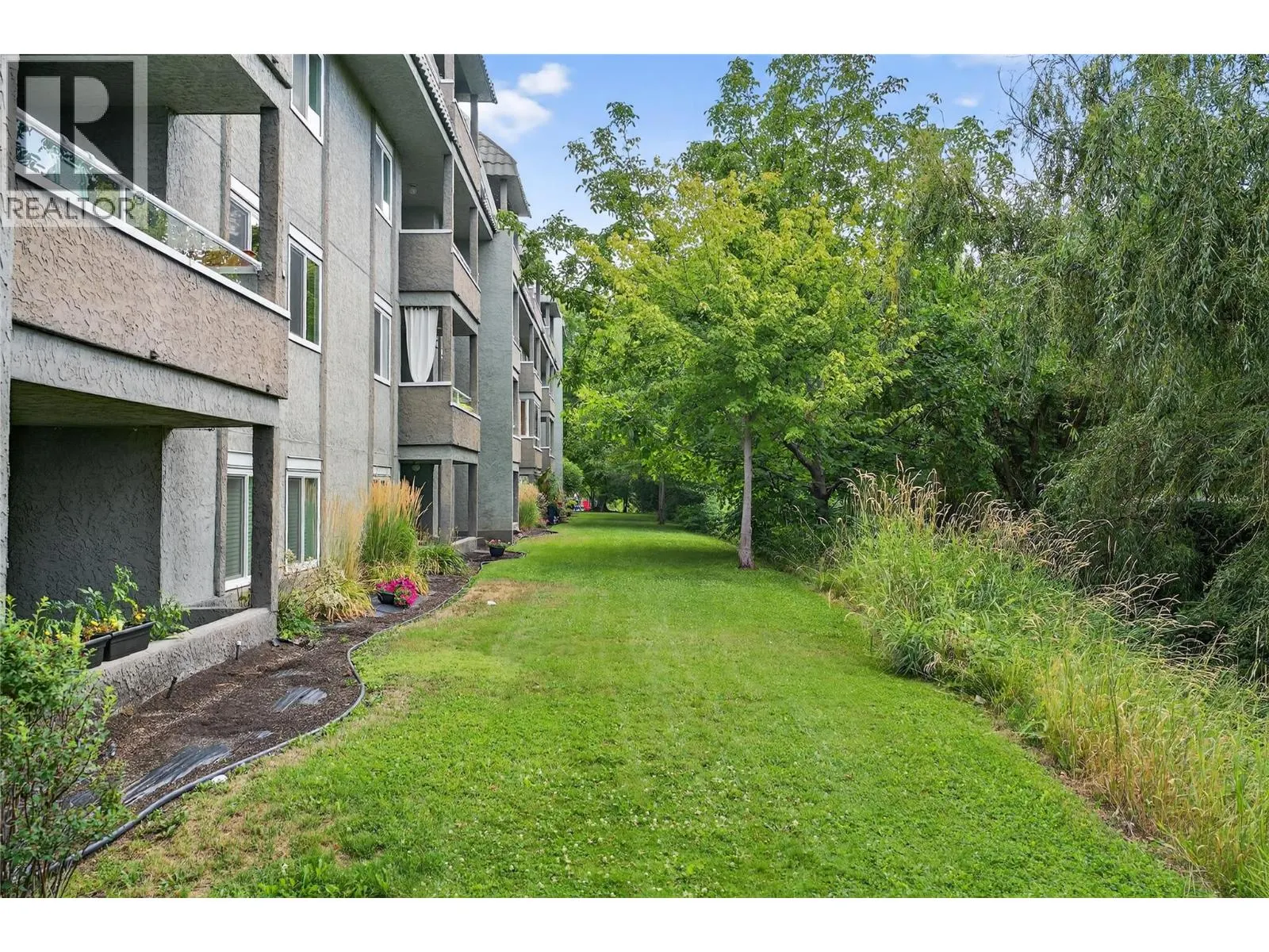 3175 De Montreuil Court Unit# 412