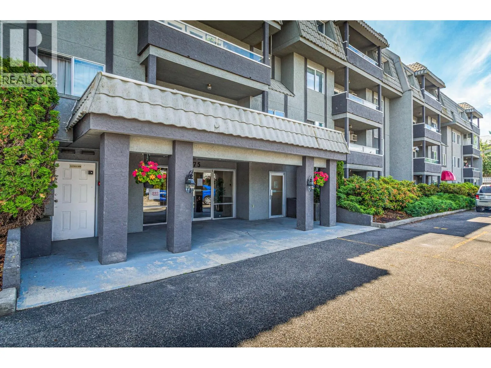 3175 De Montreuil Court Unit# 412