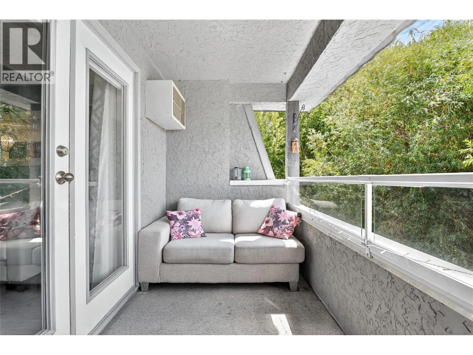3175 De Montreuil Court Unit# 412