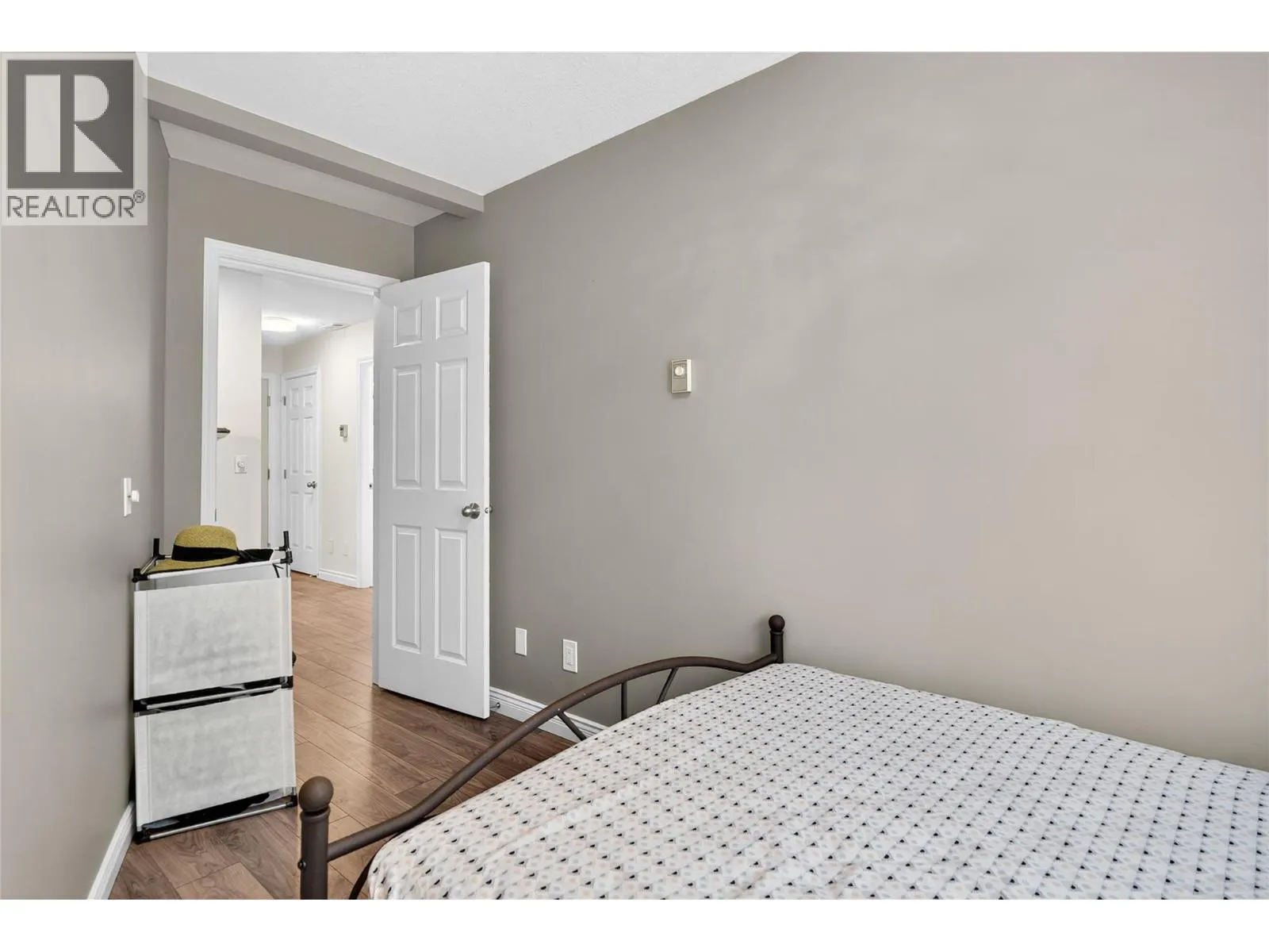 3175 De Montreuil Court Unit# 412