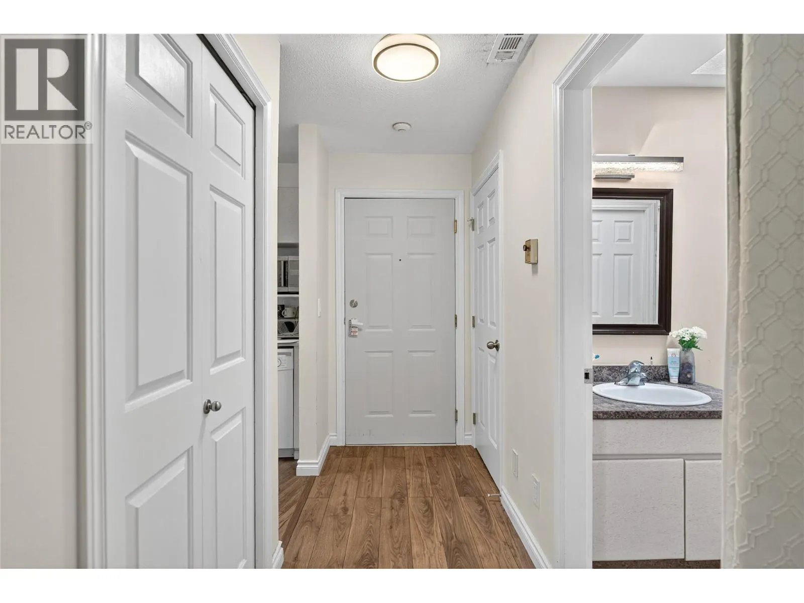 3175 De Montreuil Court Unit# 412
