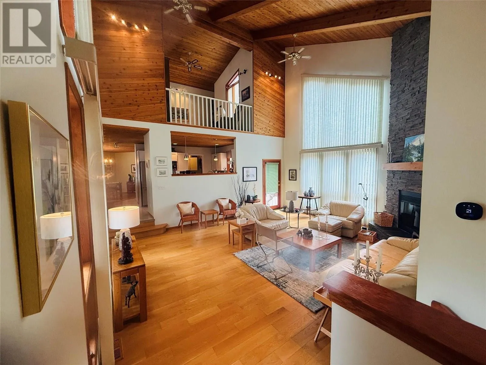 5221 Columbia River Road