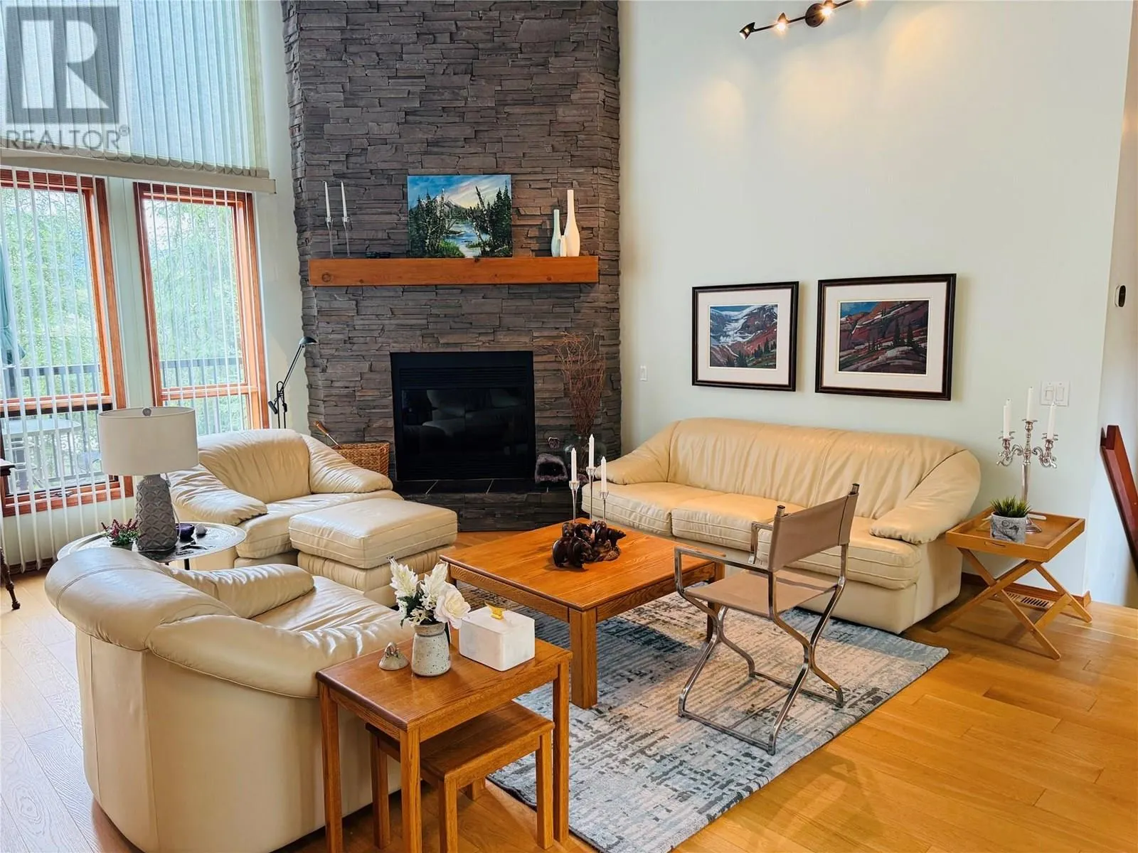 5221 Columbia River Road