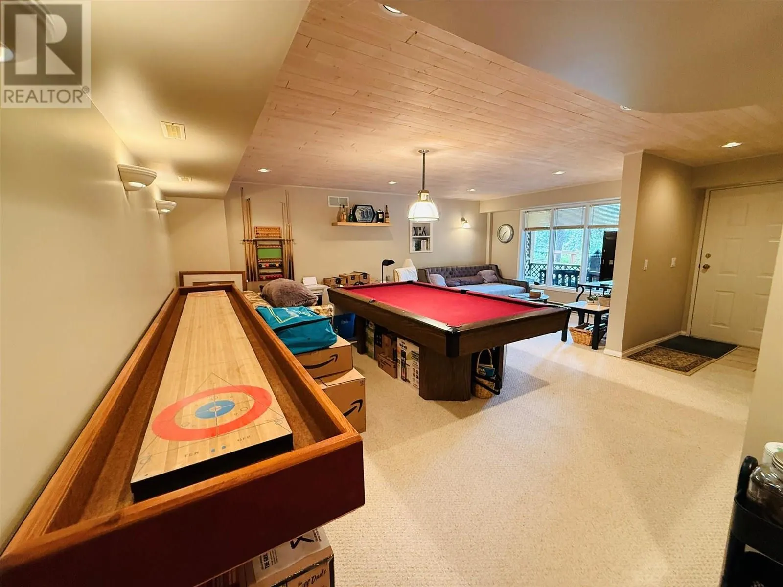 5221 Columbia River Road