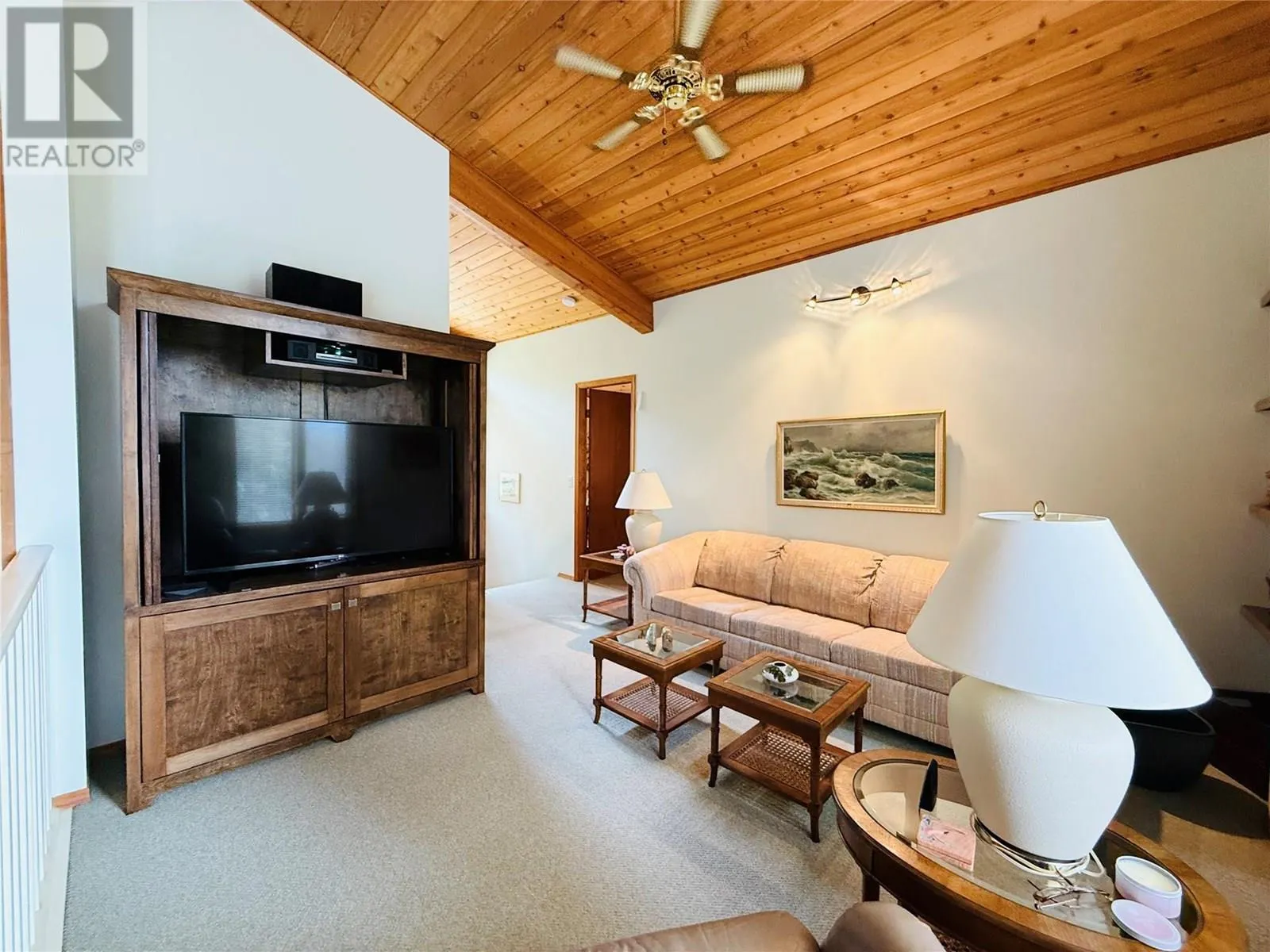 5221 Columbia River Road