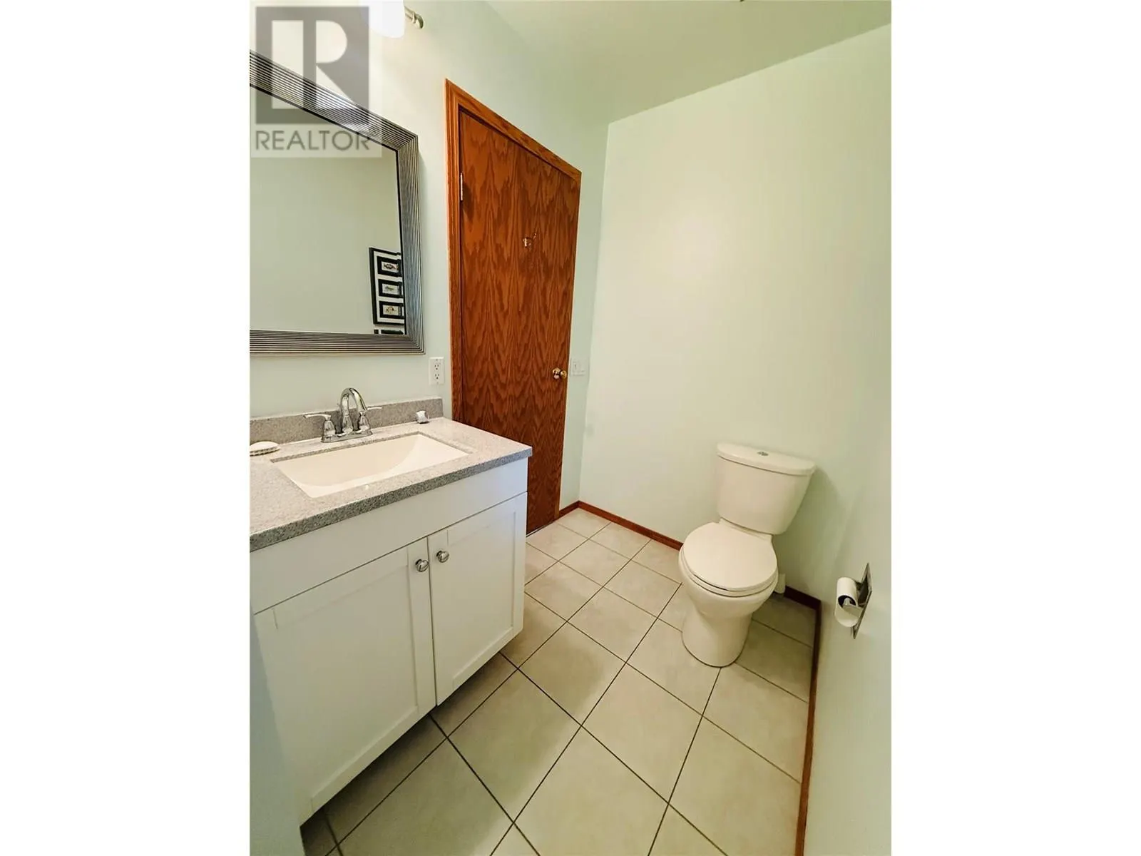 5221 Columbia River Road