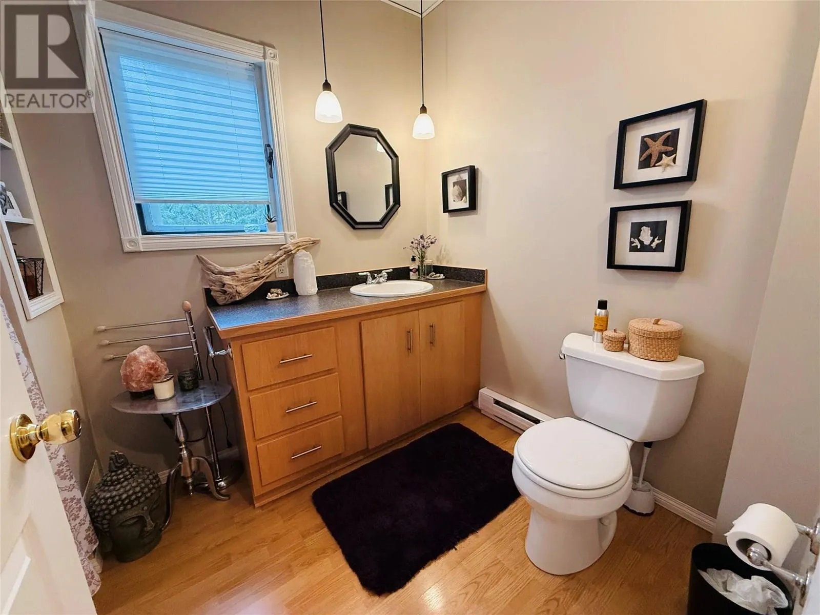 5221 Columbia River Road