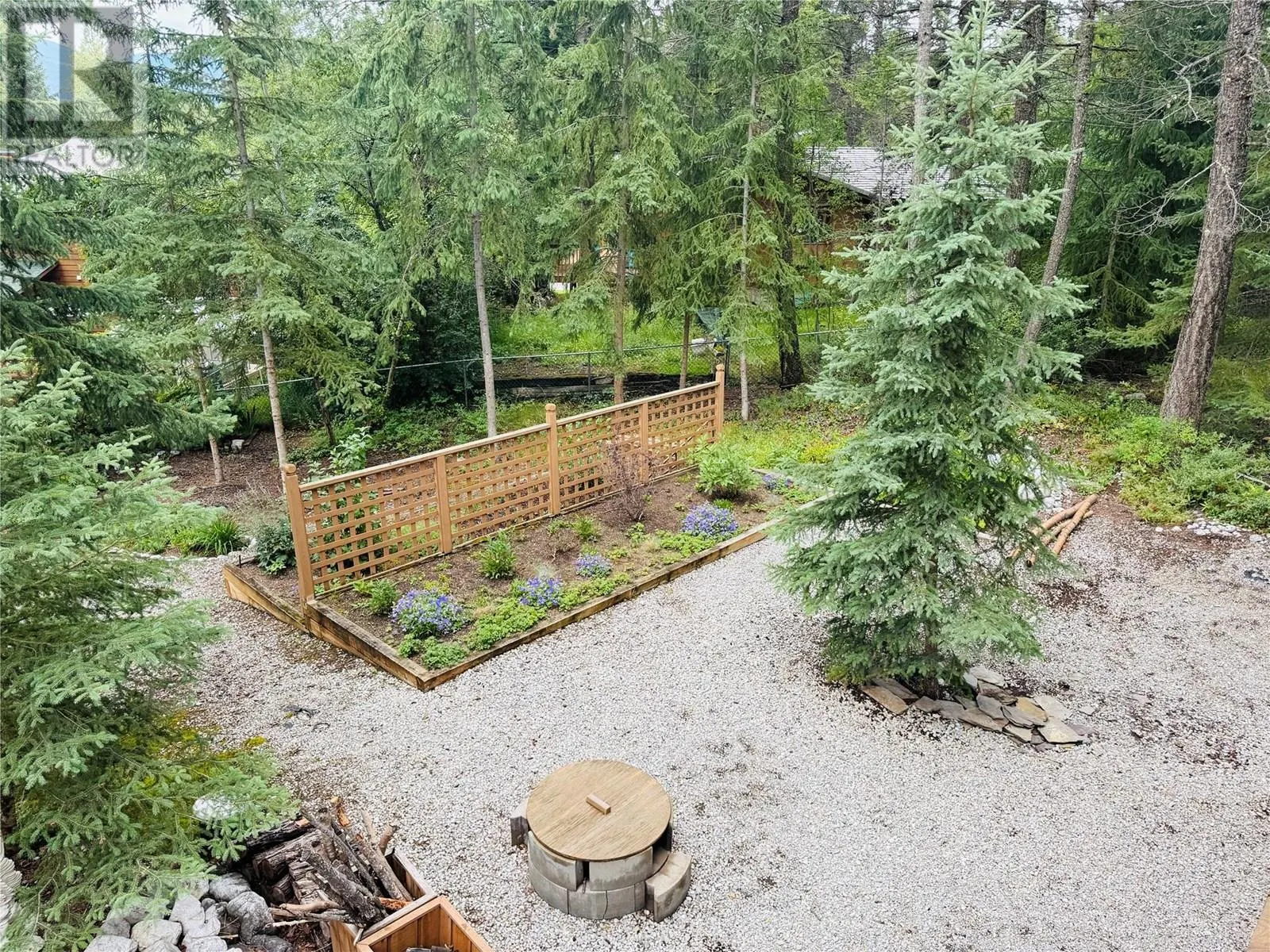5221 Columbia River Road