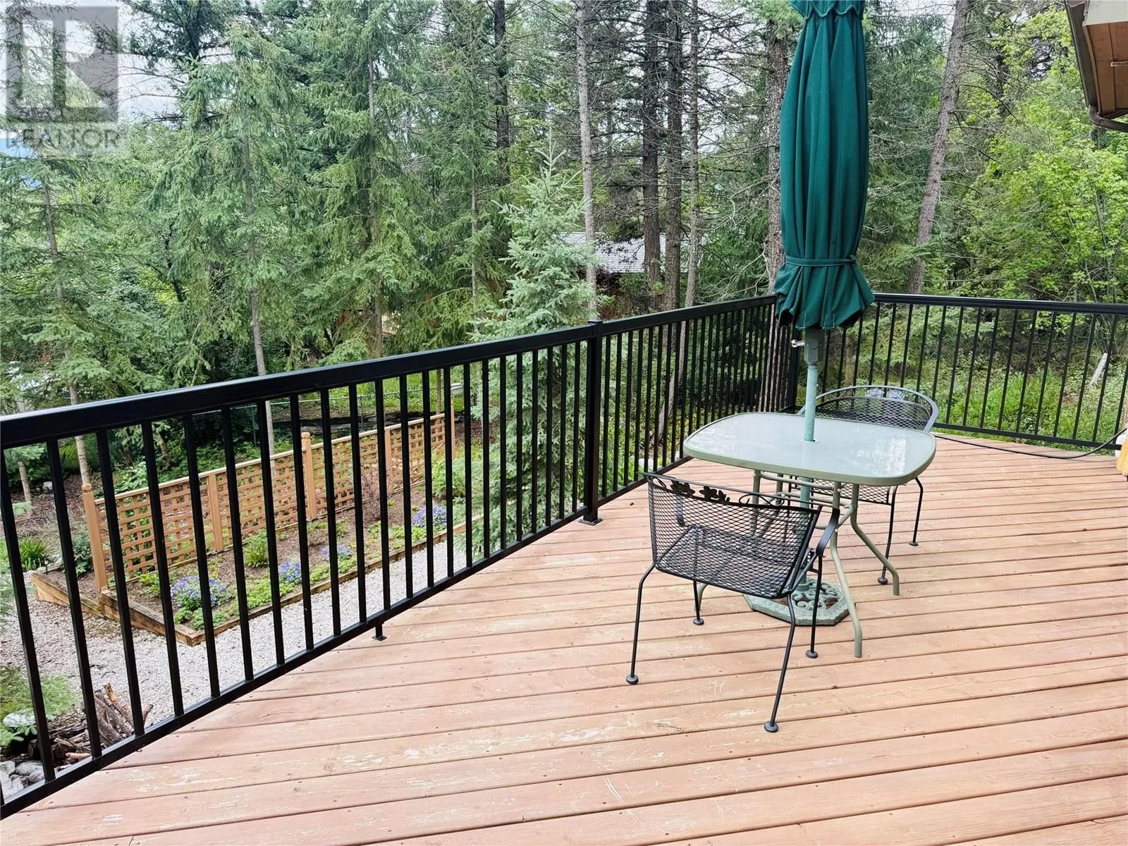 5221 Columbia River Road