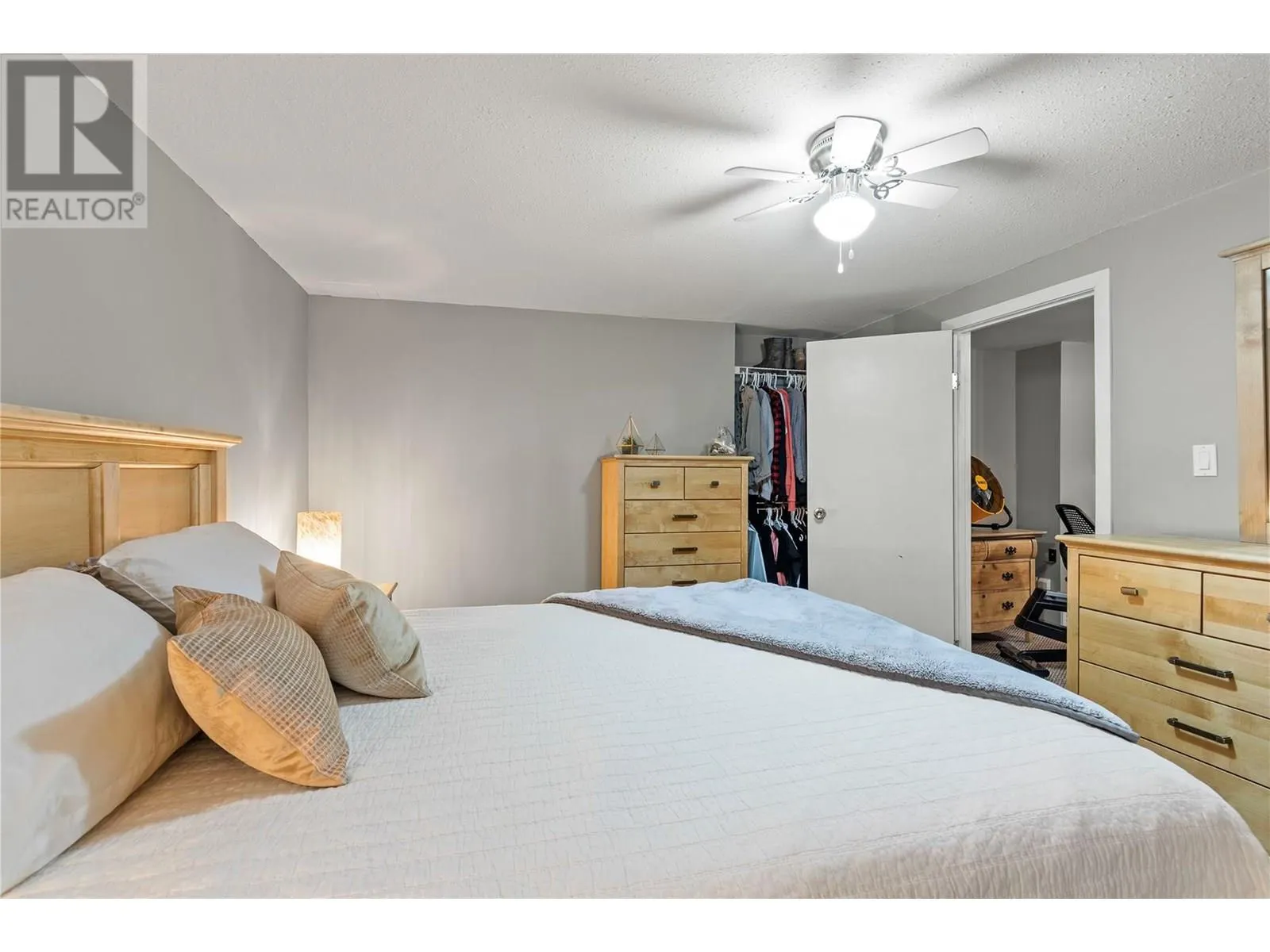 4100 24 Avenue Unit# 105