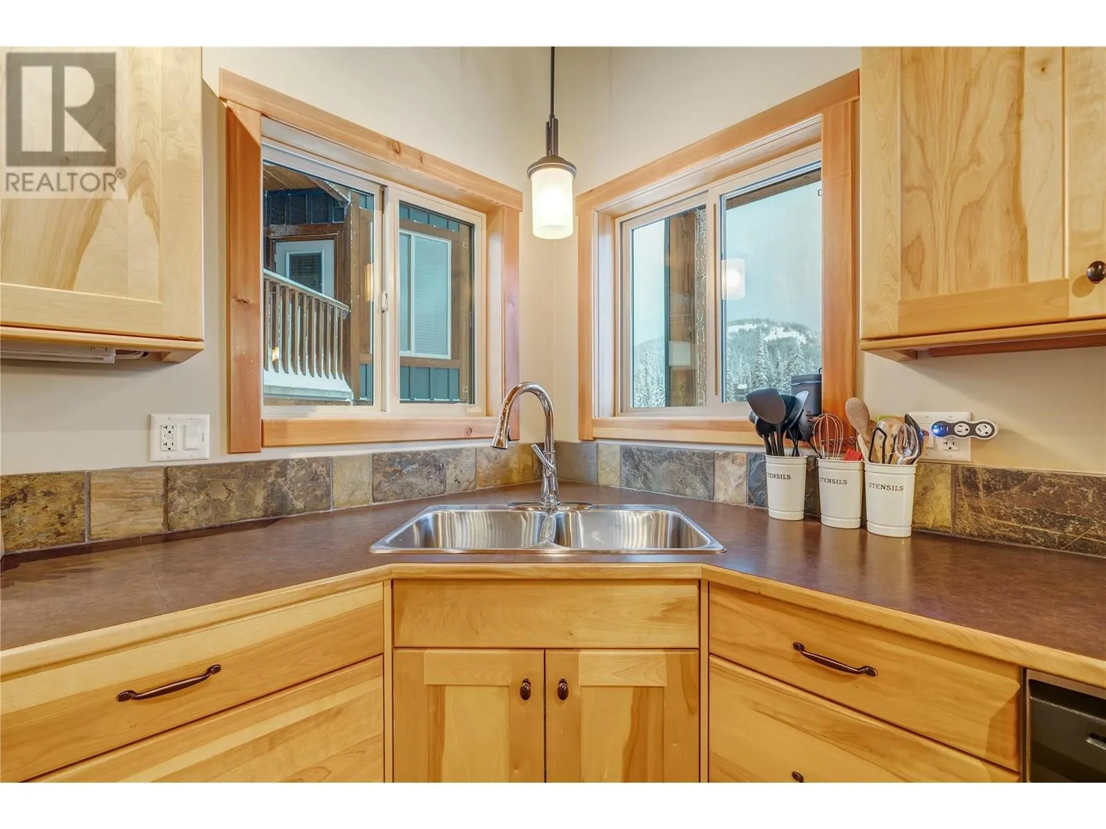 308 Creekview Road Unit# 17