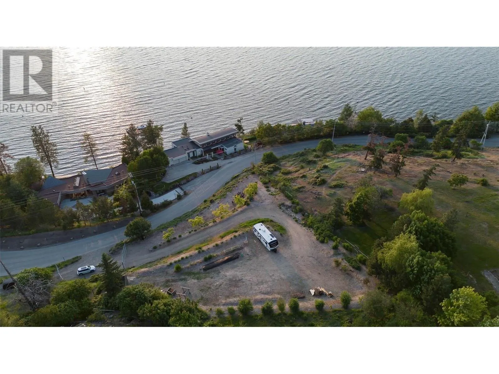 5560 Lakeshore Road
