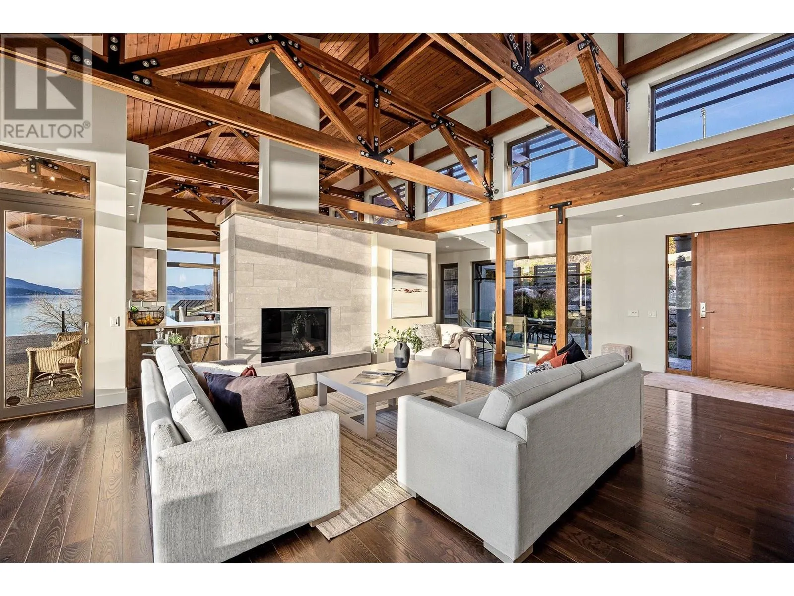 5560 Lakeshore Road