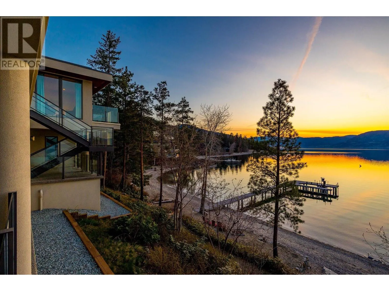 5560 Lakeshore Road