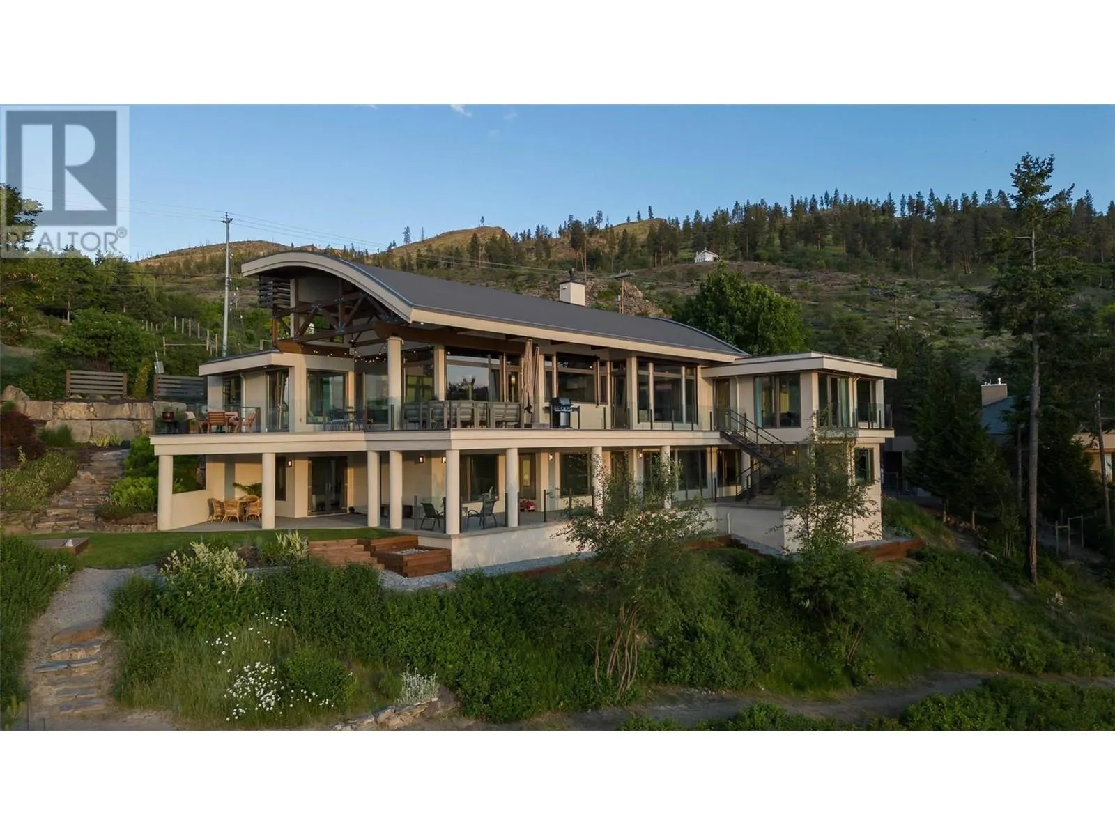 5560 Lakeshore Road