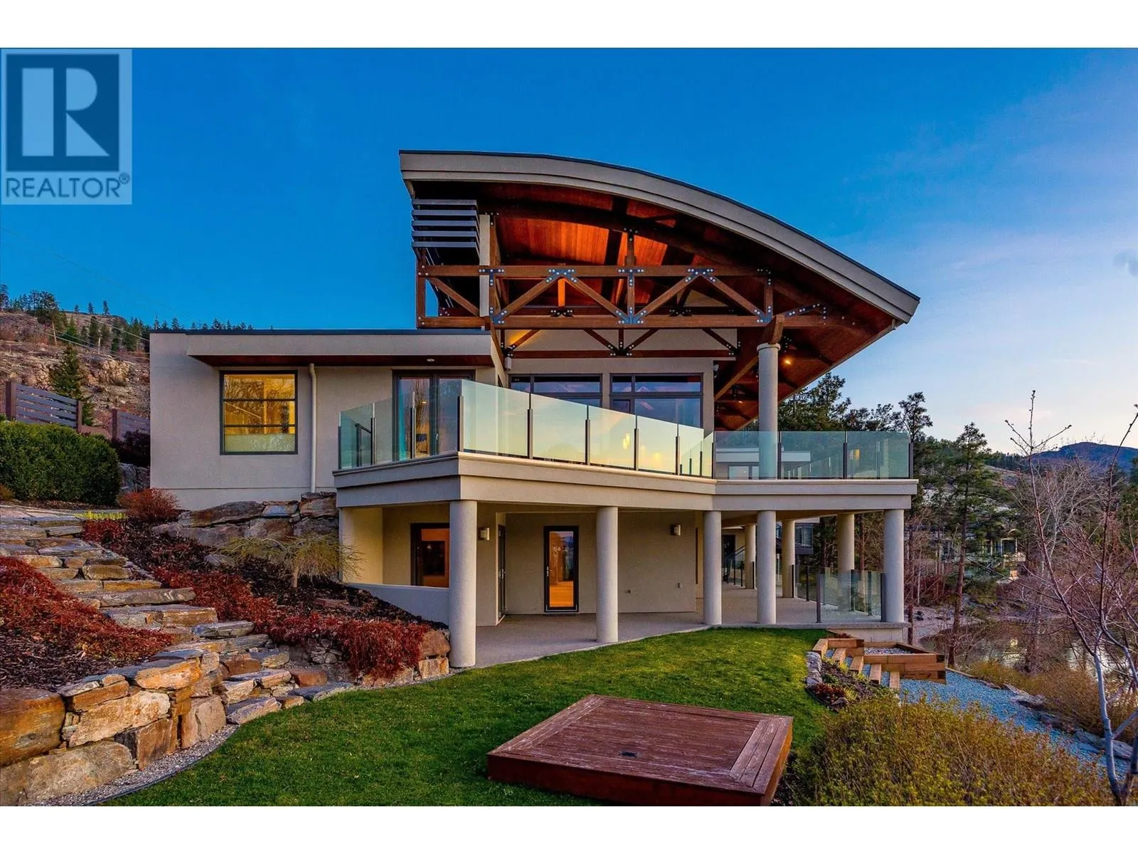 5560 Lakeshore Road