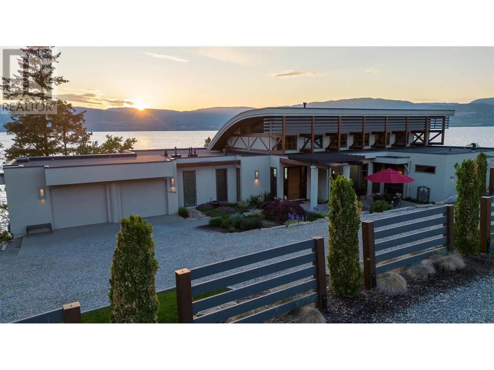 5560 Lakeshore Road
