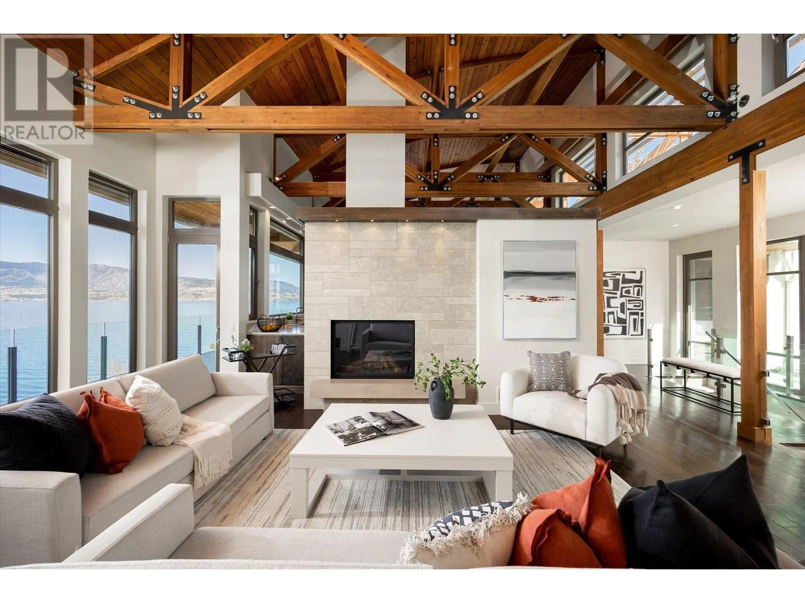 5560 Lakeshore Road