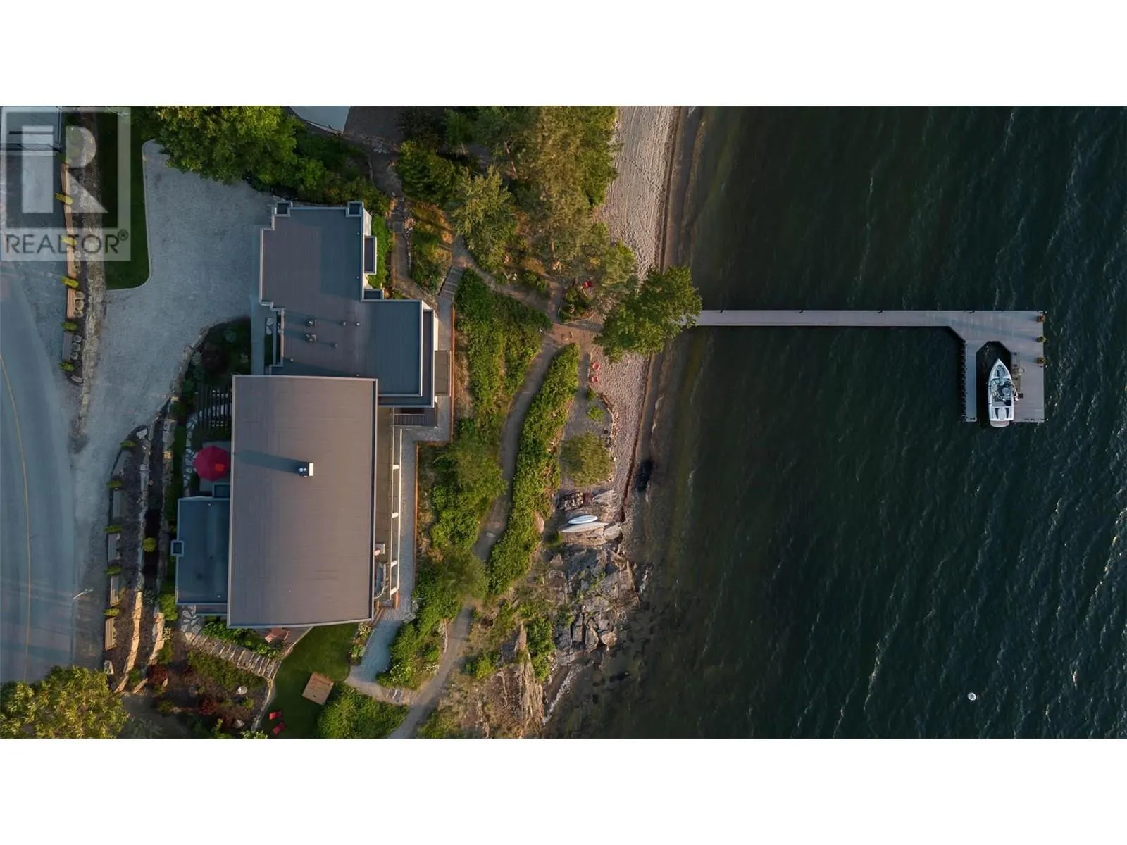 5560 Lakeshore Road