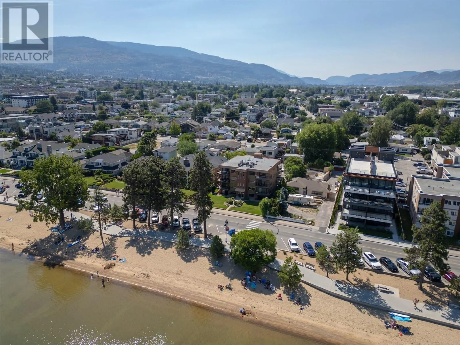 578 Lakeshore Drive Unit# 203