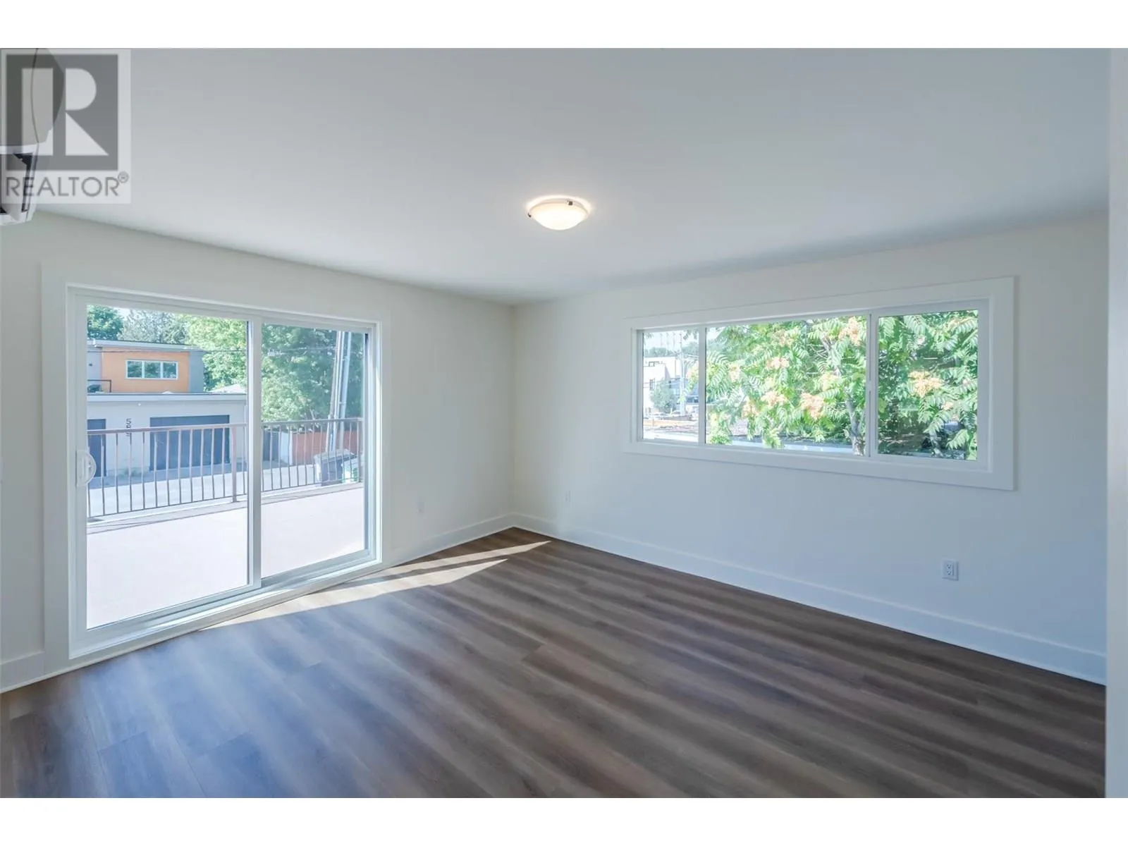 578 Lakeshore Drive Unit# 203