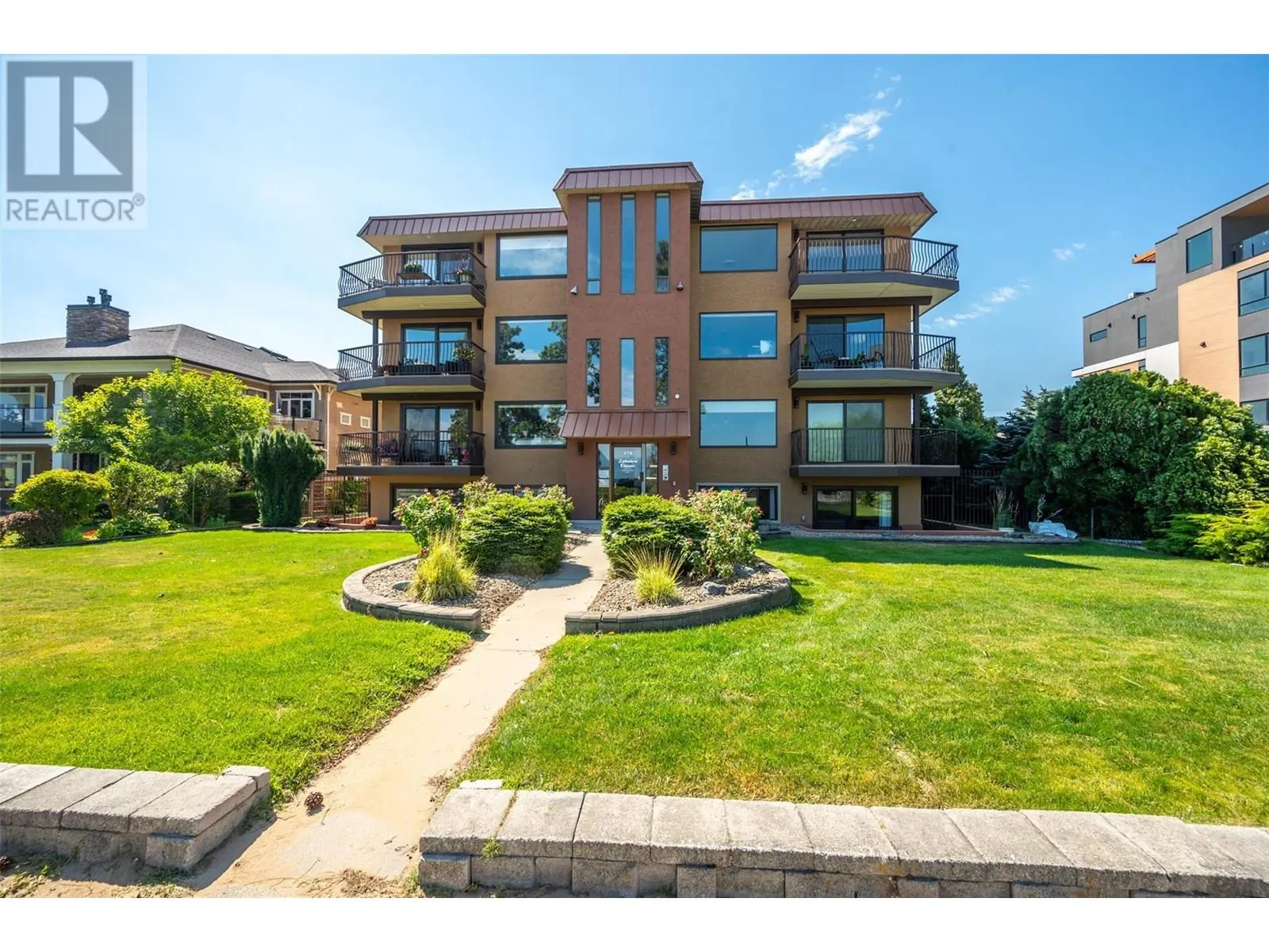 578 Lakeshore Drive Unit# 203